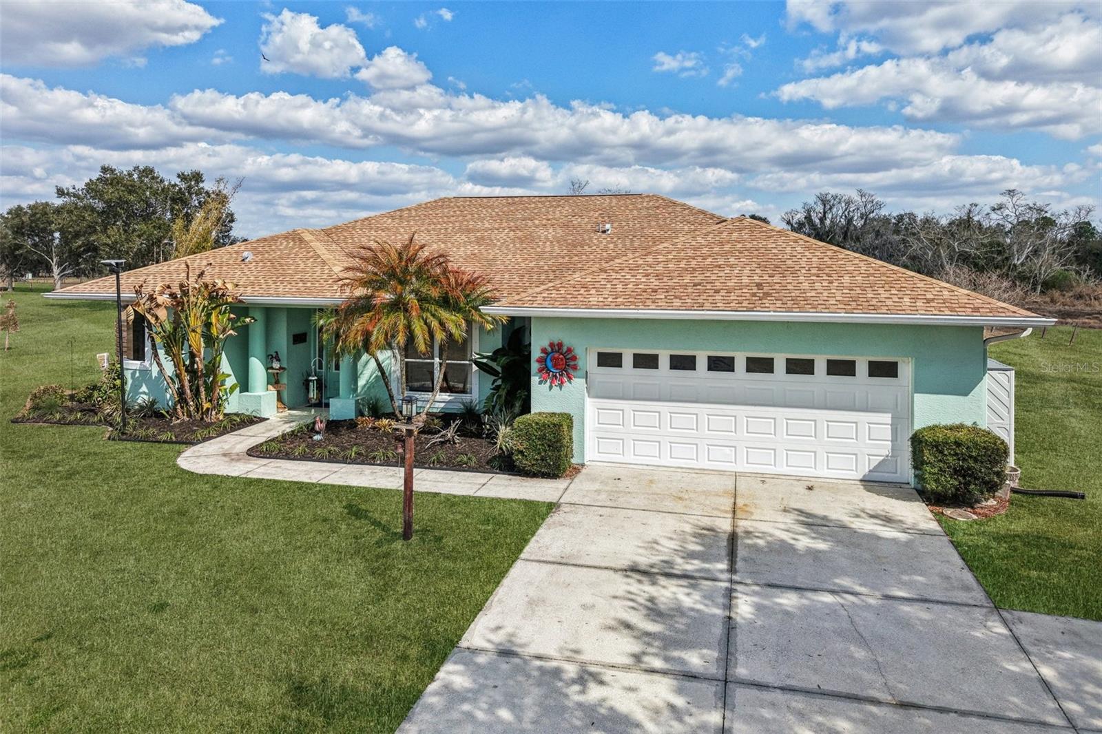 Single Family Residence in SARASOTA, FL - Daniel Dourado