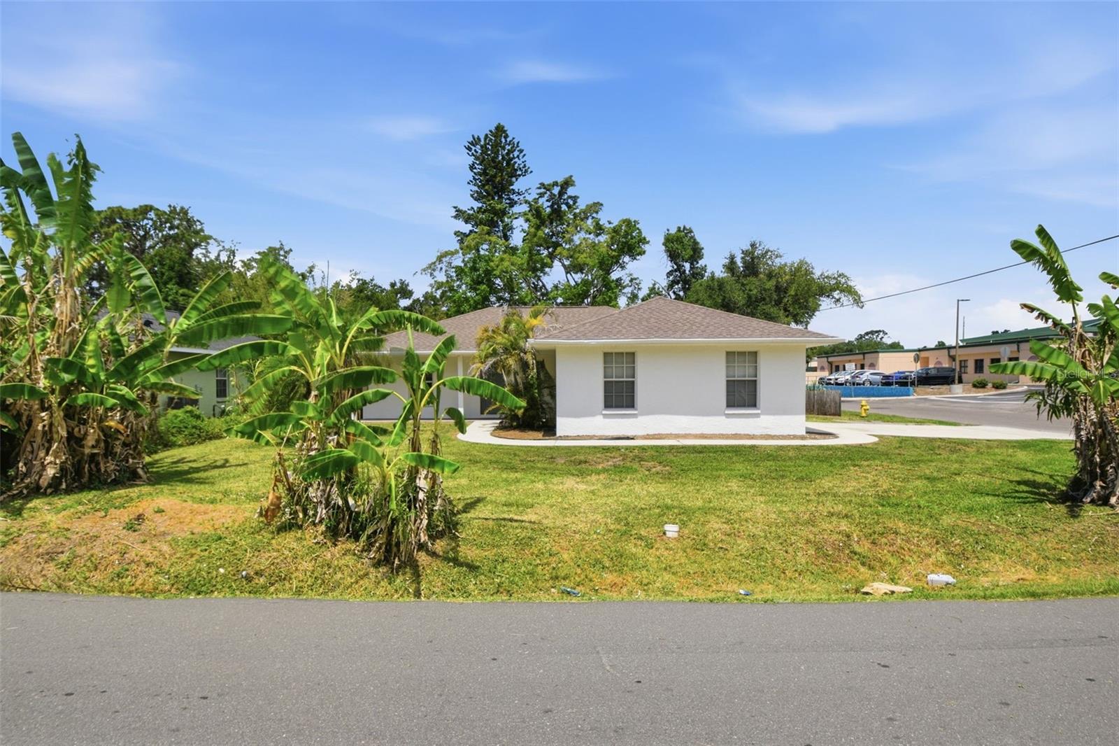 Single Family Residence in BRADENTON, FL - Daniel Dourado