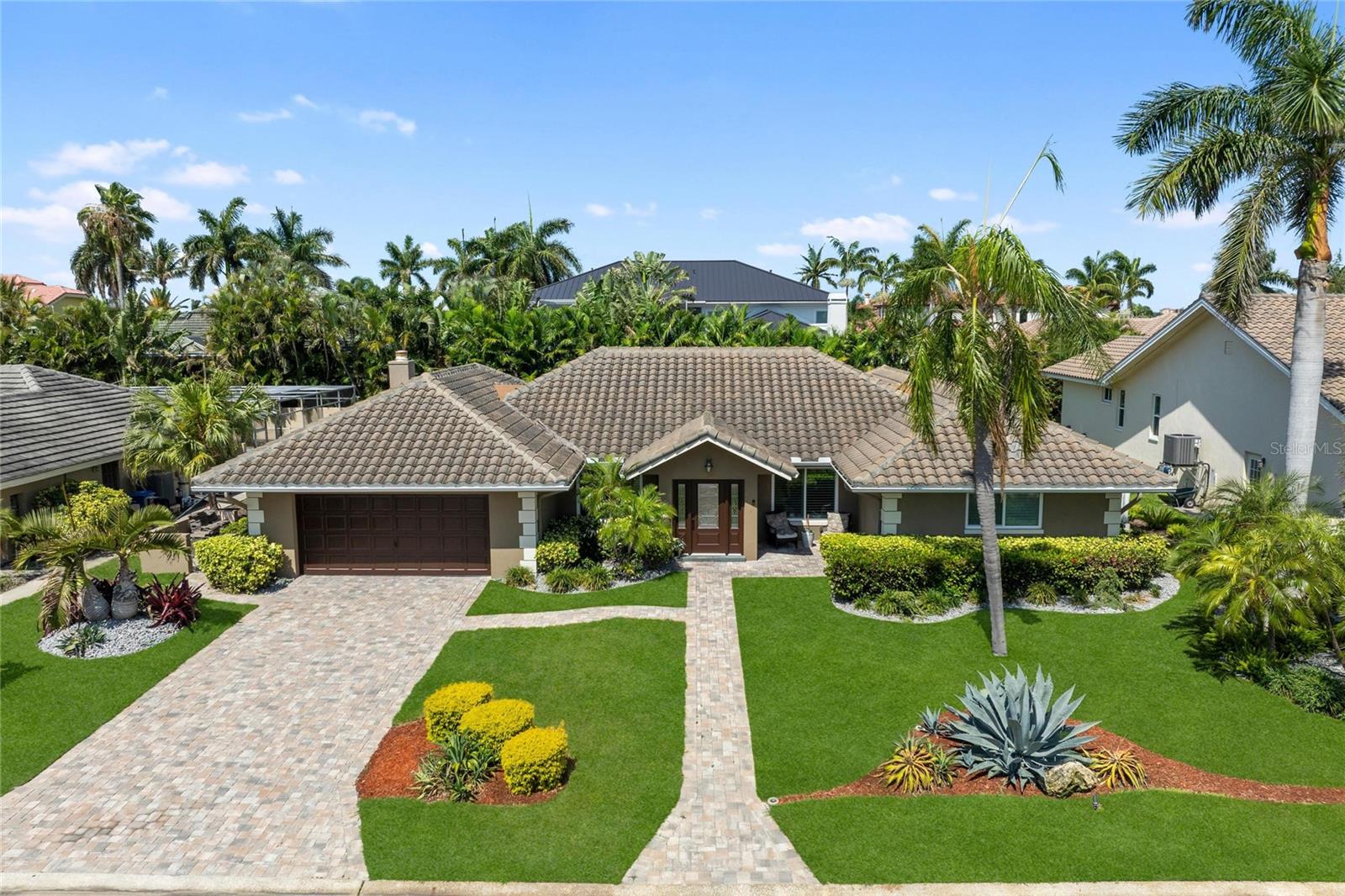 Single Family Residence em ST PETERSBURG, FL - Daniel Dourado