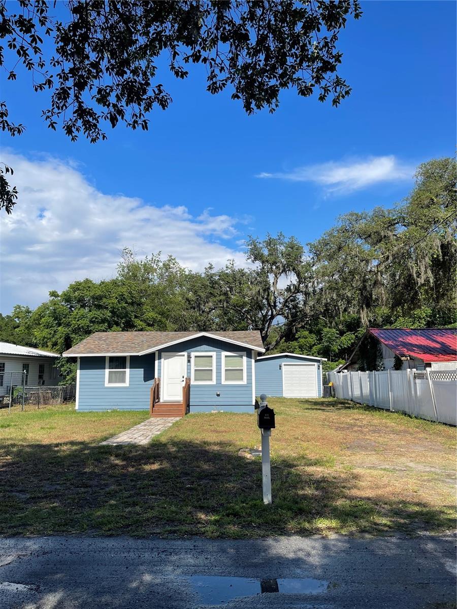 Single Family Residence in ZEPHYRHILLS, FL - Daniel Dourado