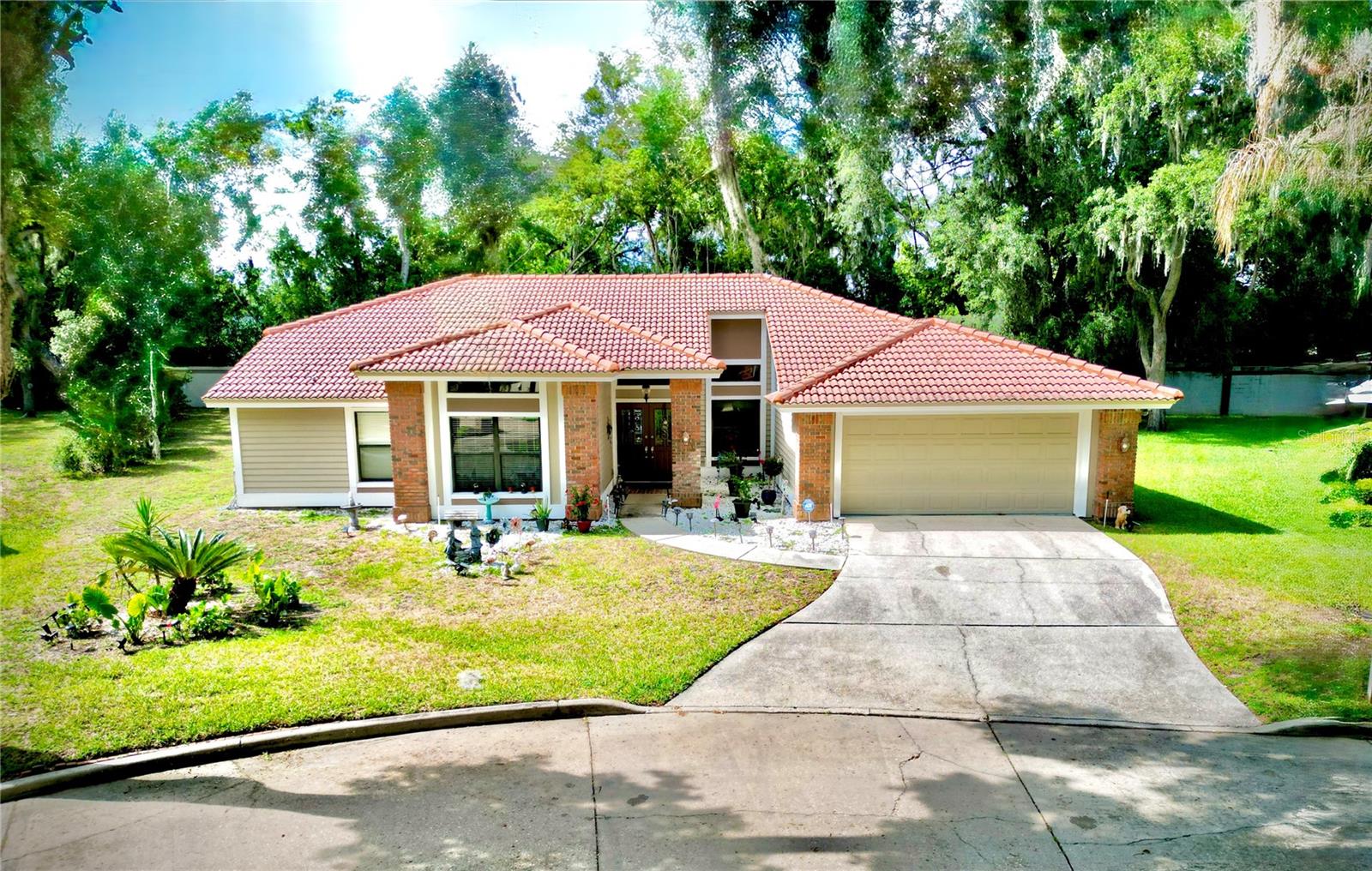 Single Family Residence in WESLEY CHAPEL, FL - Daniel Dourado