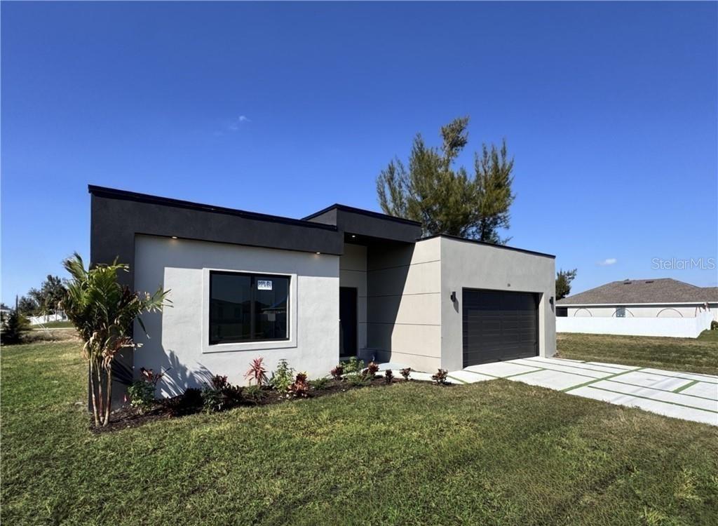 Single Family Residence em CAPE CORAL, FL - Daniel Dourado