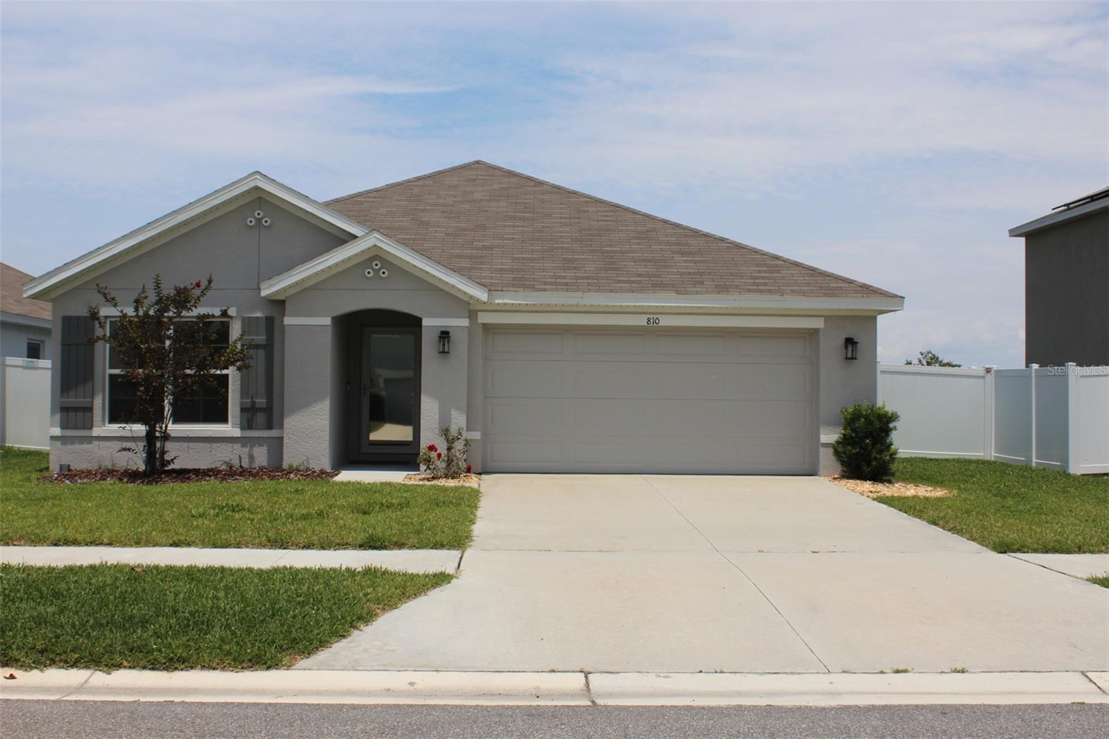 Single Family Residence in RUSKIN, FL - Daniel Dourado