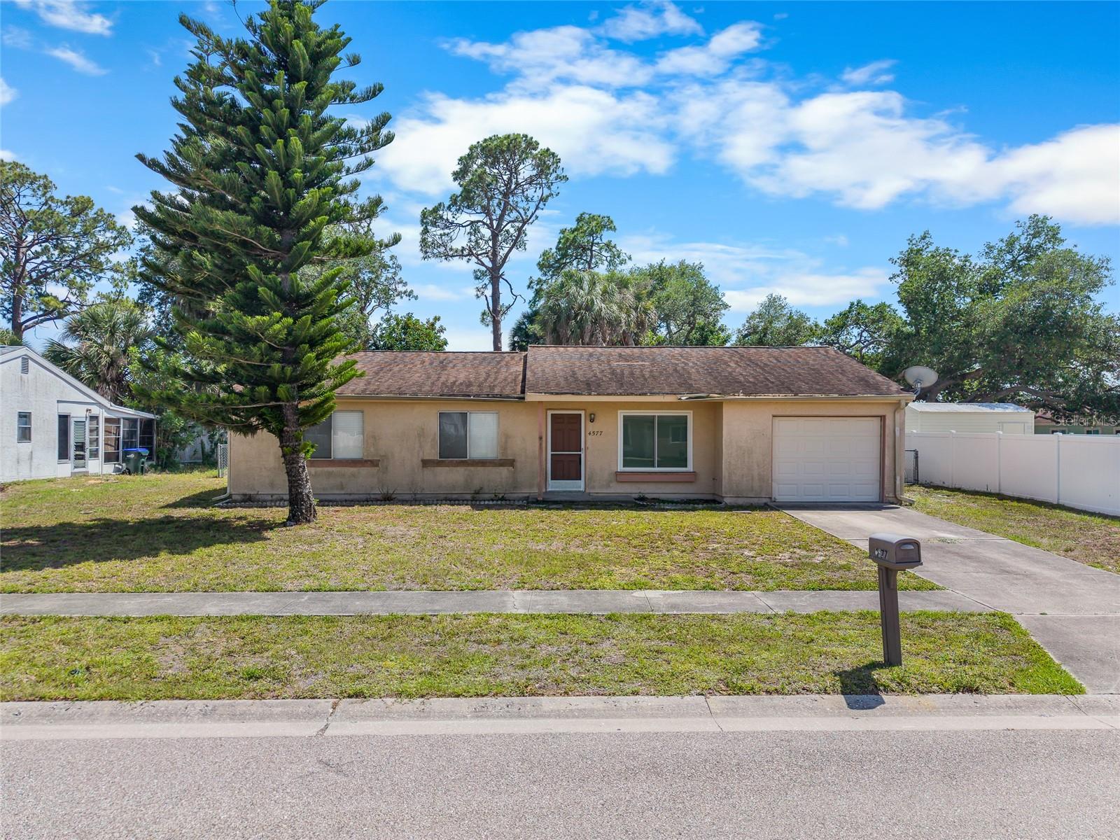 Single Family Residence in NORTH PORT, FL - Daniel Dourado