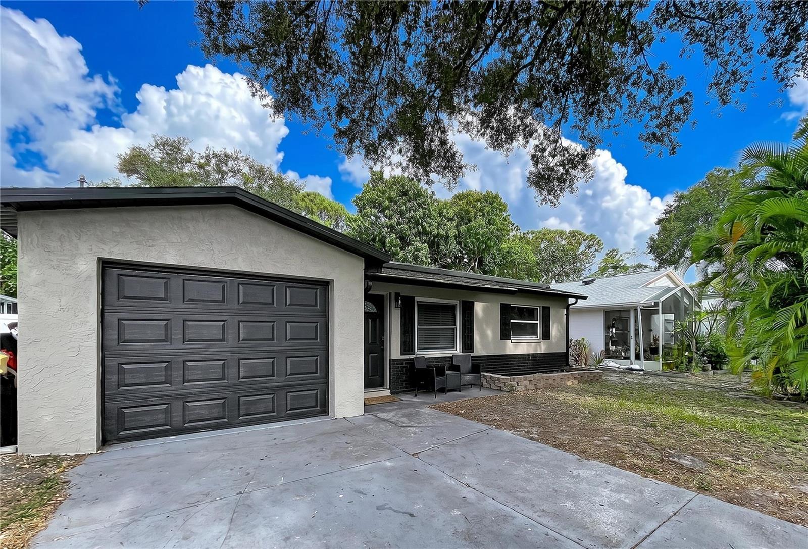 Single Family Residence in PINELLAS PARK, FL - Daniel Dourado