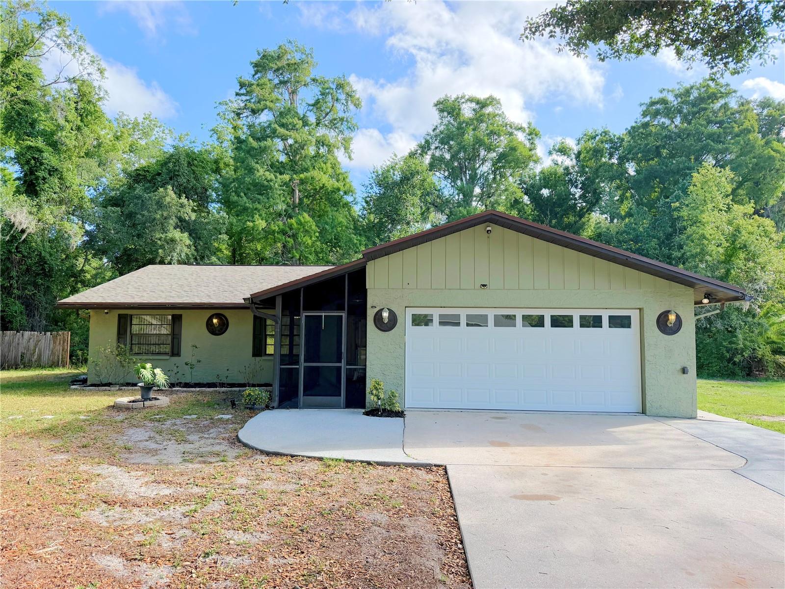 Single Family Residence in NEW PORT RICHEY, FL - Daniel Dourado