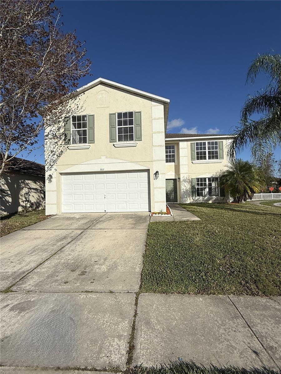 Single Family Residence in ORLANDO, FL - Daniel Dourado