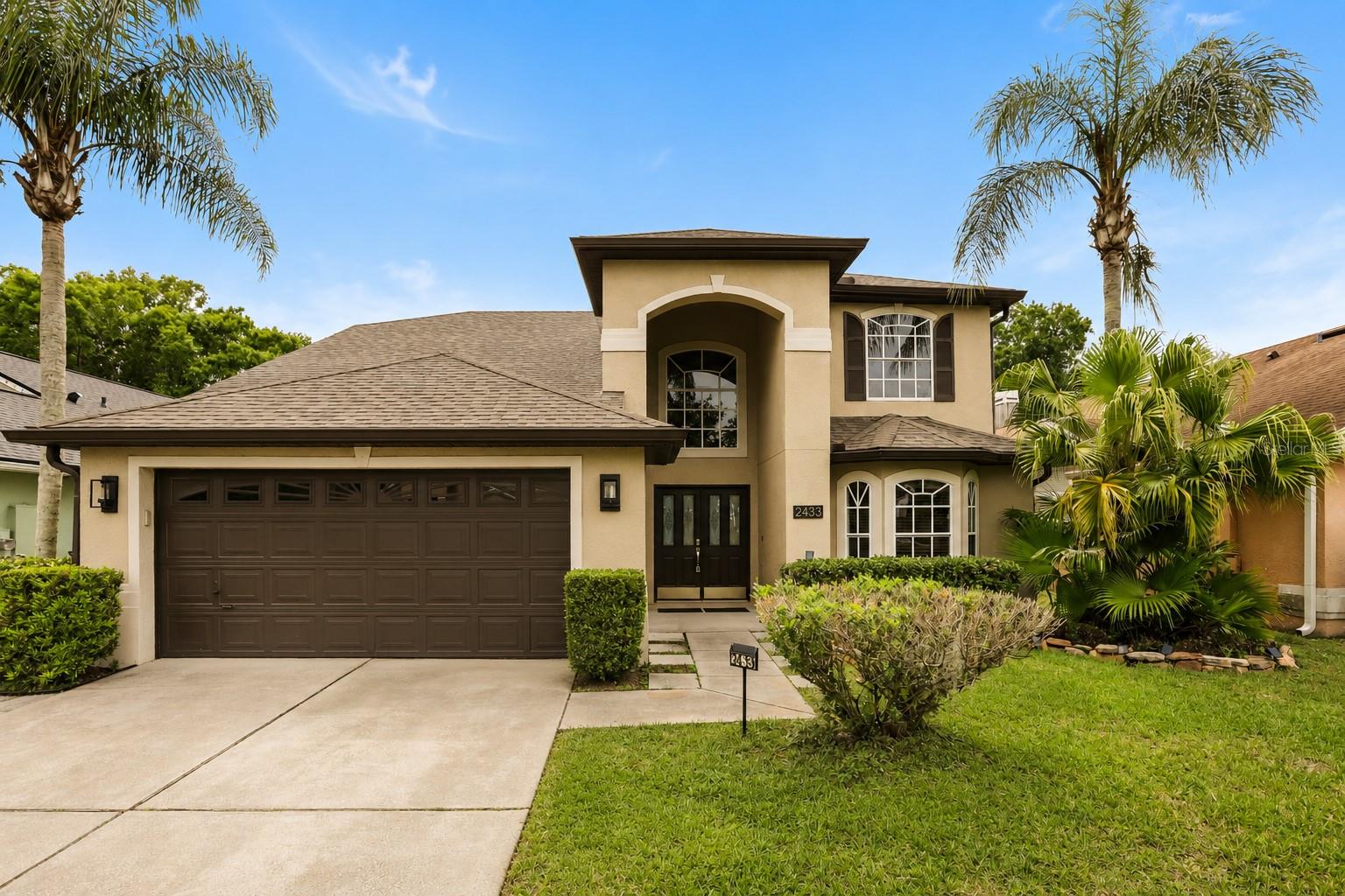 Single Family Residence in ORLANDO, FL - Daniel Dourado