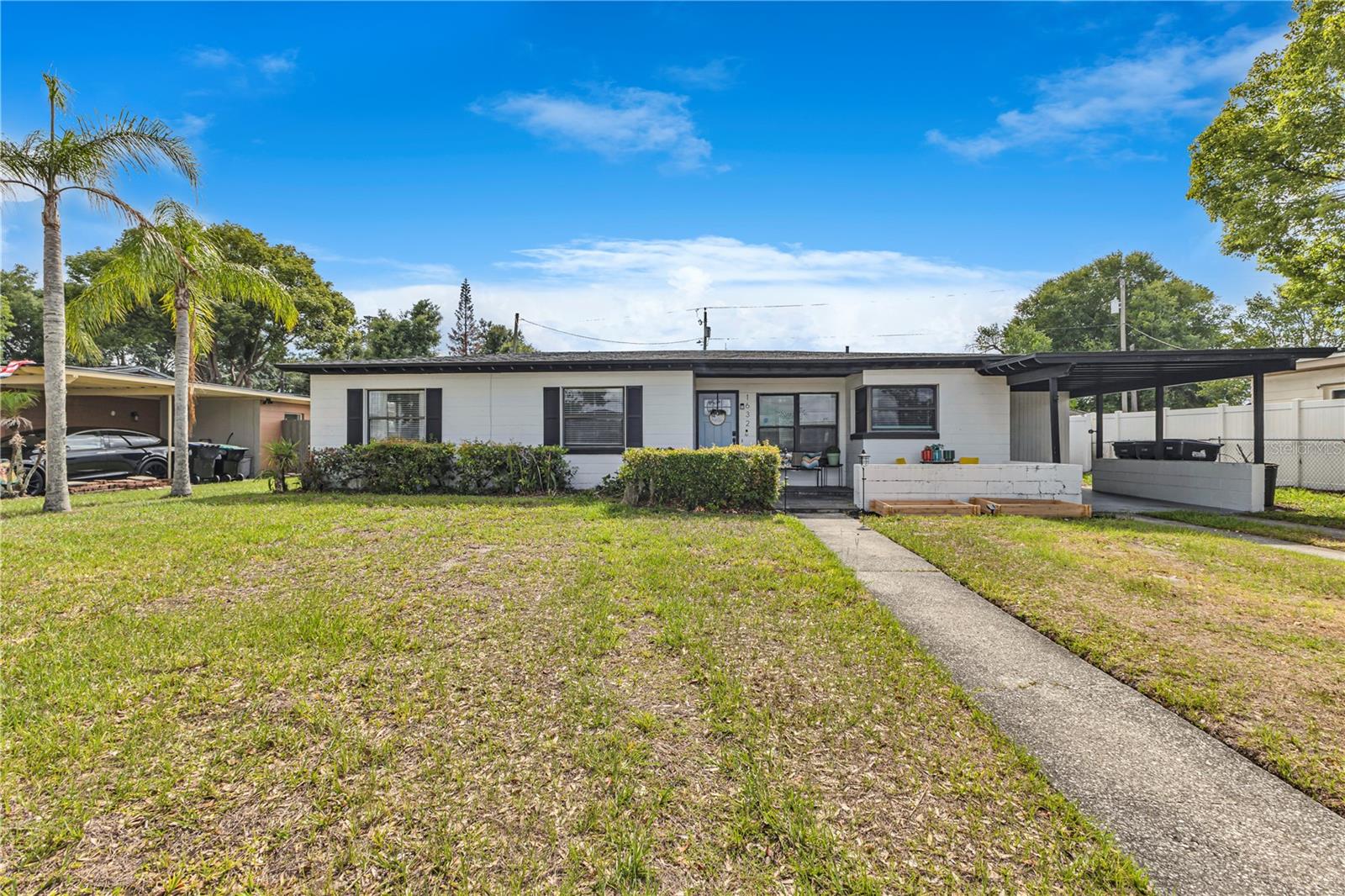 Single Family Residence in ORLANDO, FL - Daniel Dourado