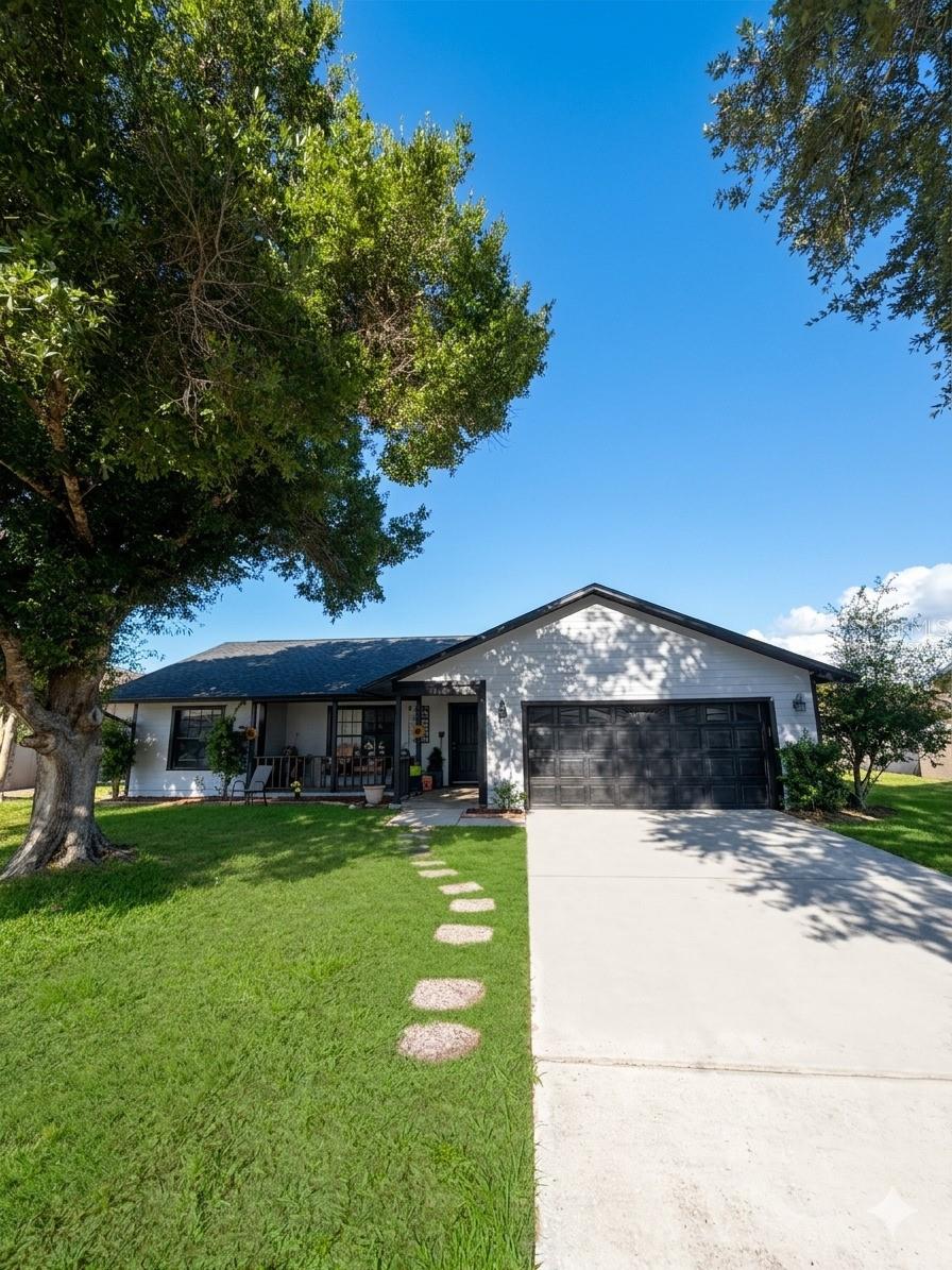 Single Family Residence in ST CLOUD, FL - Daniel Dourado