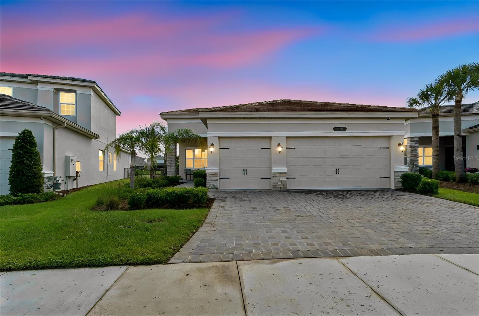 Single Family Residence in WESLEY CHAPEL, FL - Daniel Dourado