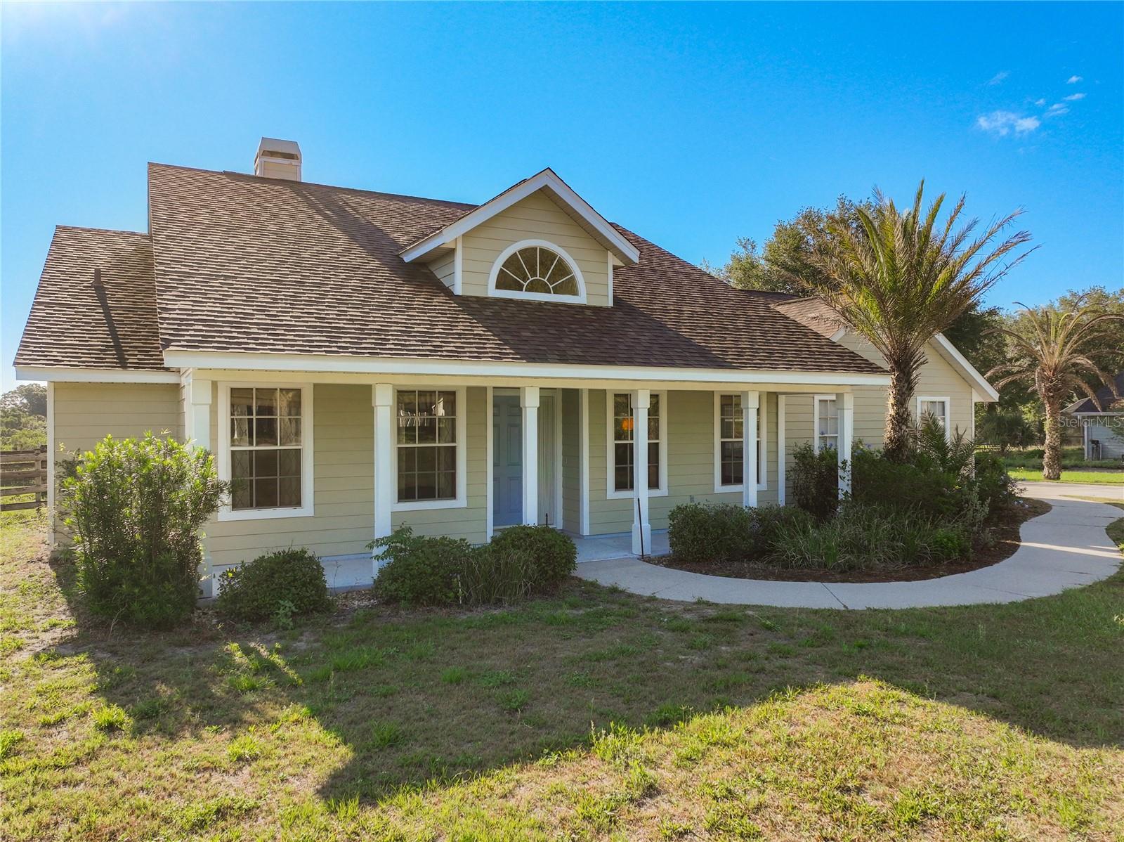 Single Family Residence em MOUNT DORA, FL - Daniel Dourado
