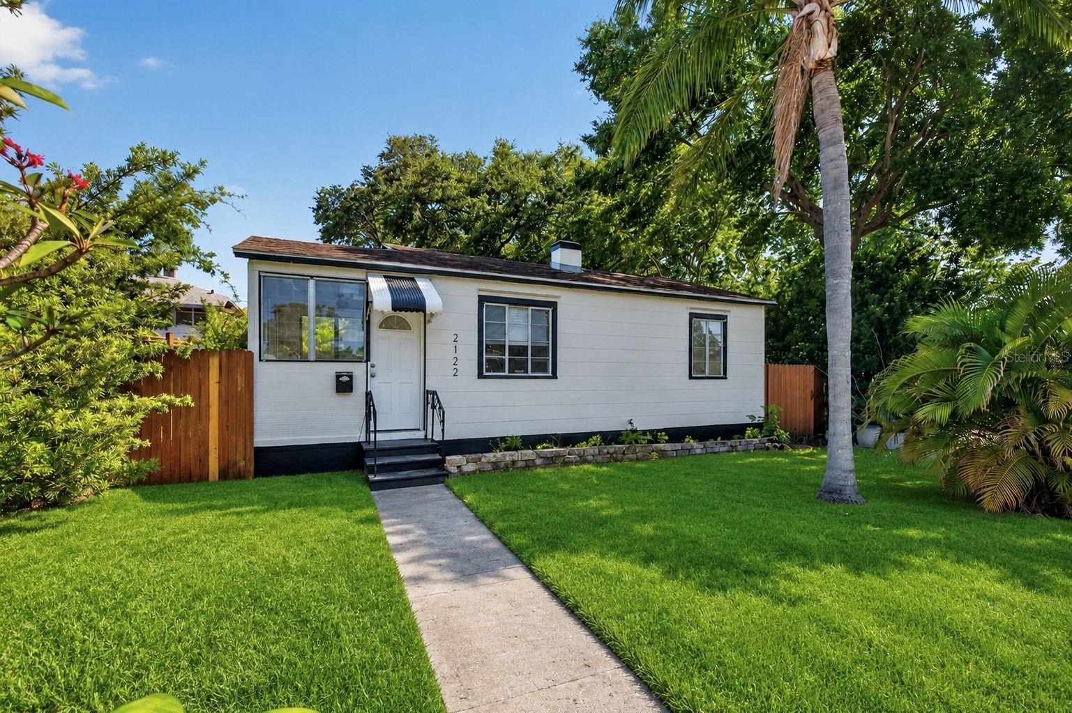Single Family Residence em ST PETERSBURG, FL - Daniel Dourado