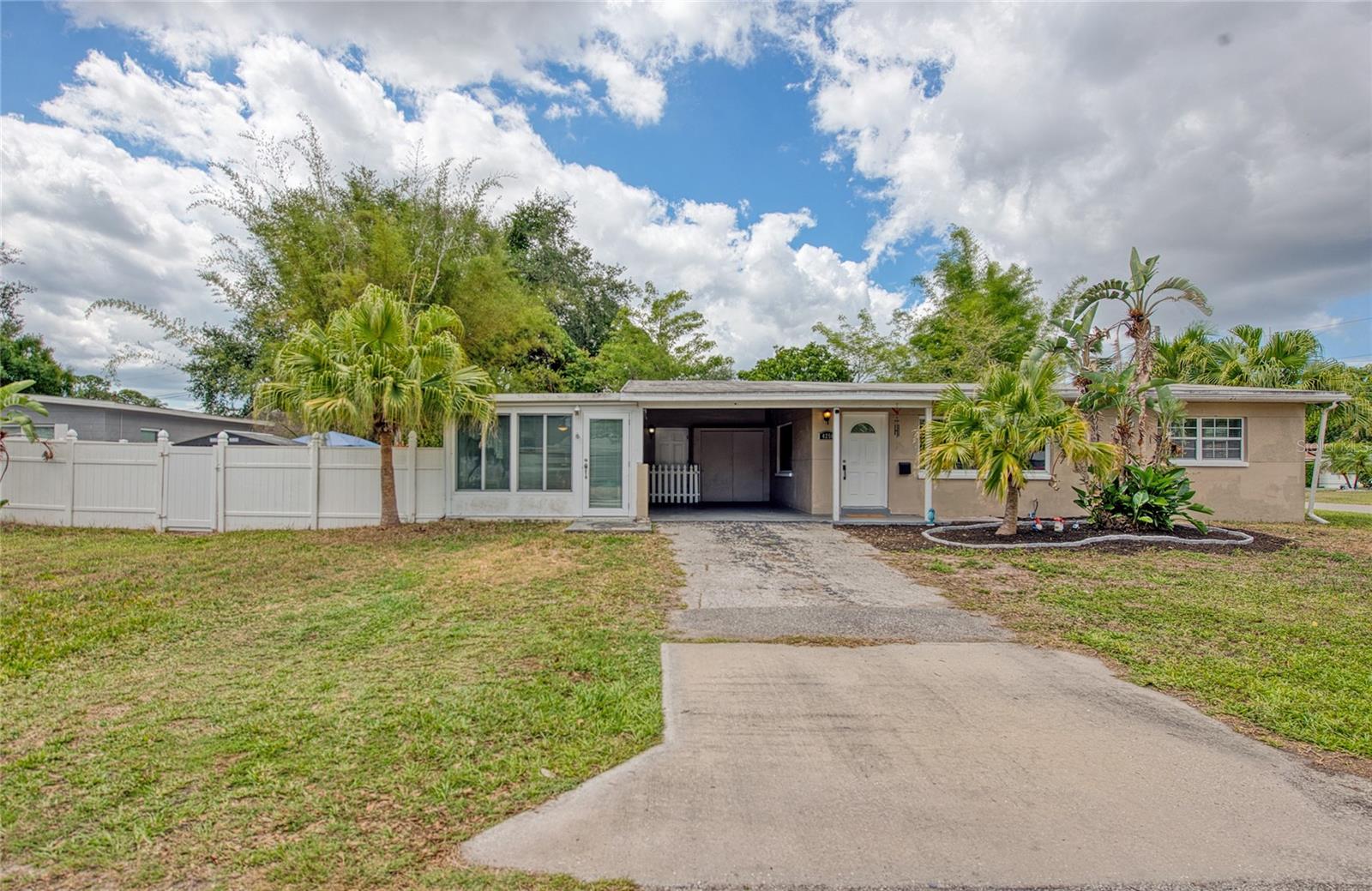 Single Family Residence in PINELLAS PARK, FL - Daniel Dourado