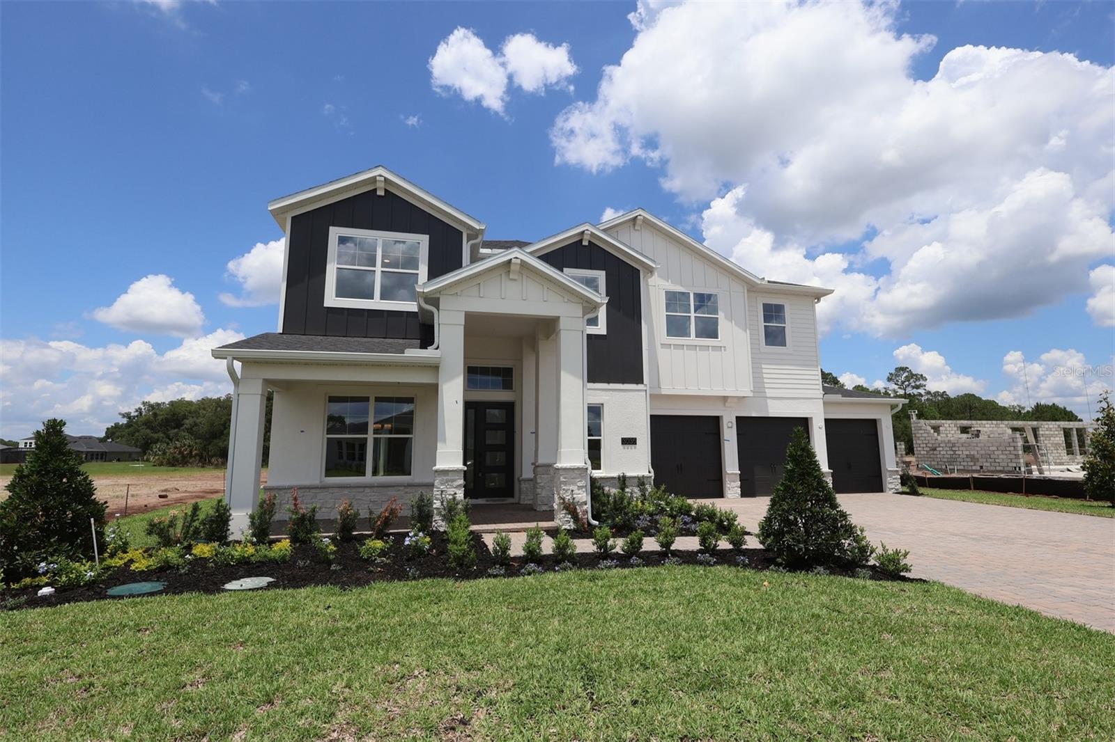 Single Family Residence in ORLANDO, FL - Daniel Dourado