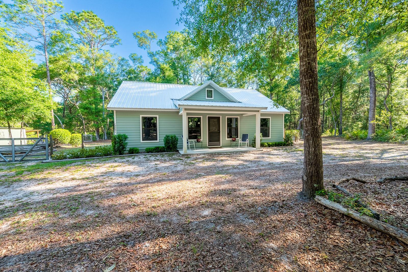 Single Family Residence in CHIEFLAND, FL - Daniel Dourado