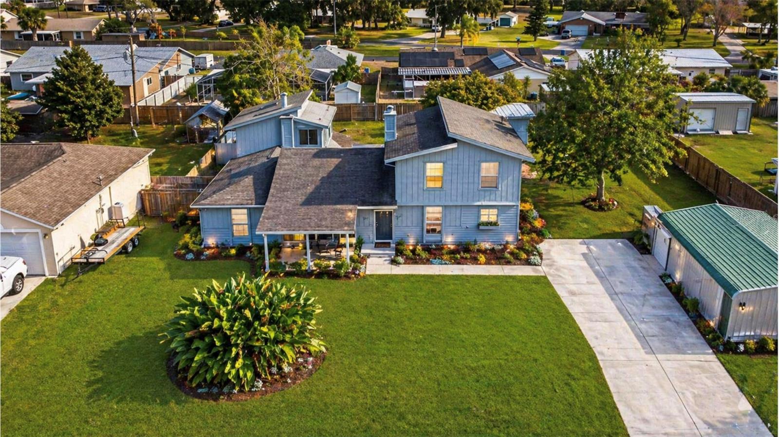 Single Family Residence in EDGEWATER, FL - Daniel Dourado
