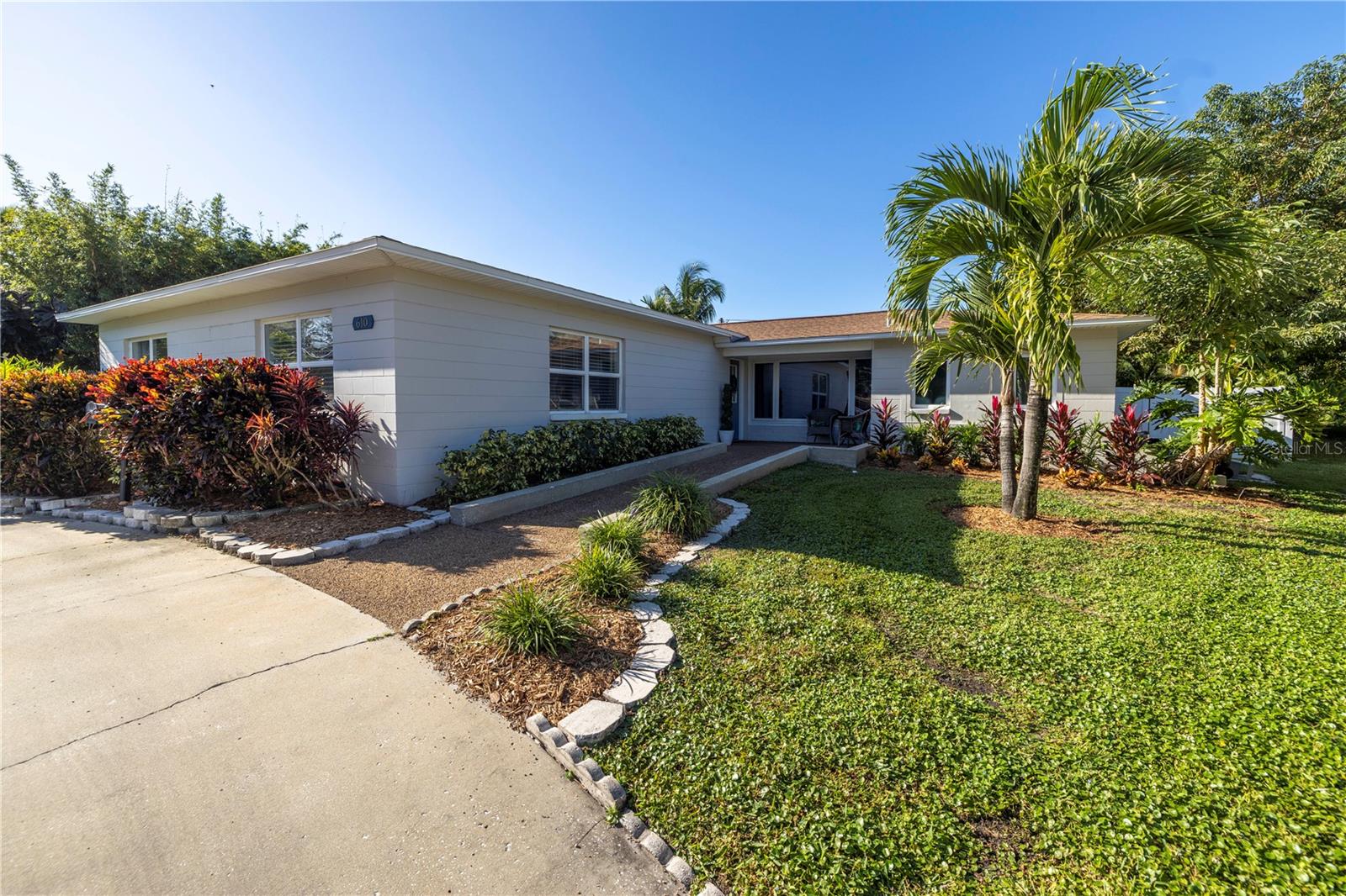 Single Family Residence em ST PETERSBURG, FL - Daniel Dourado