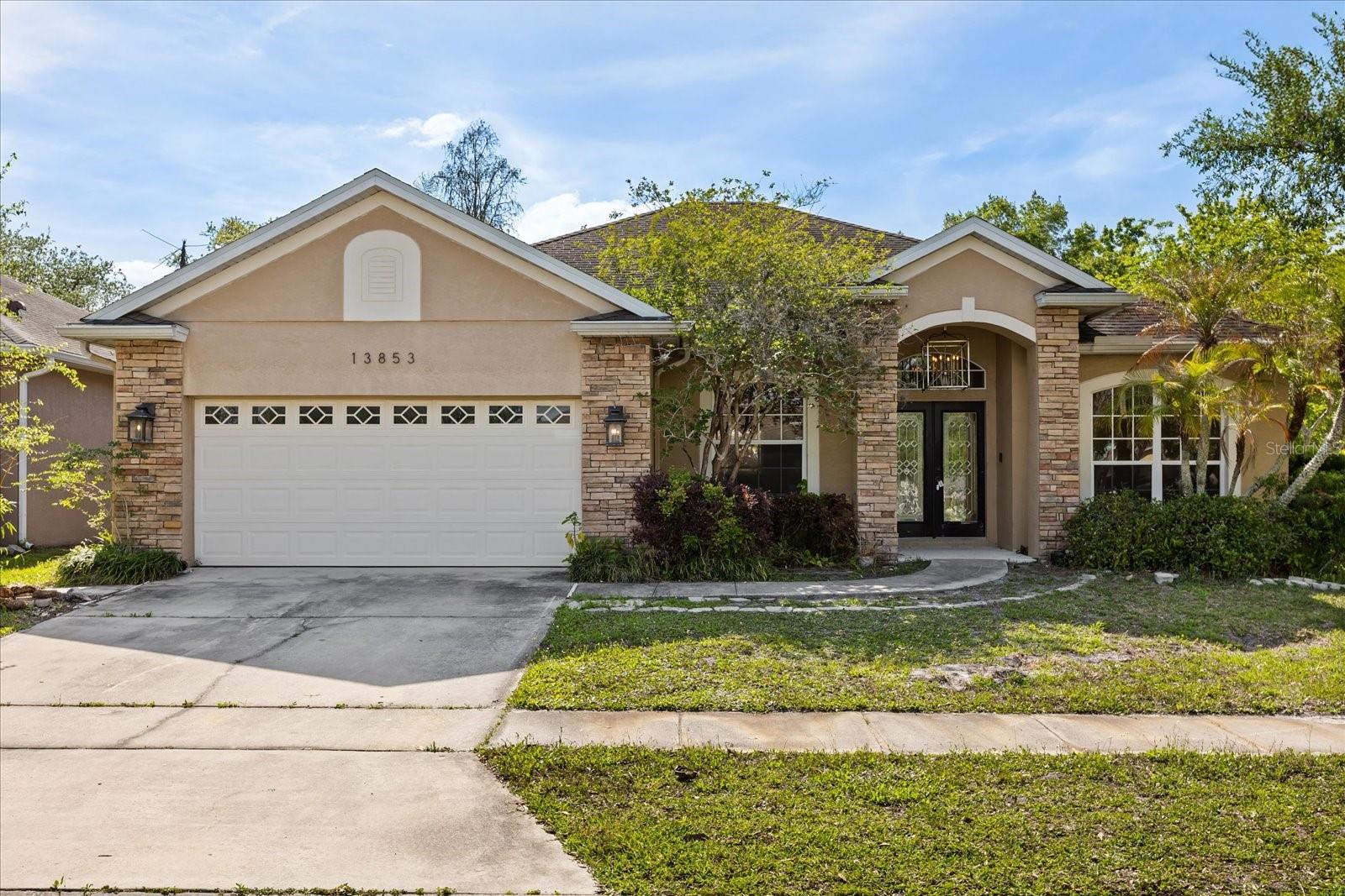 Single Family Residence in ORLANDO, FL - Daniel Dourado
