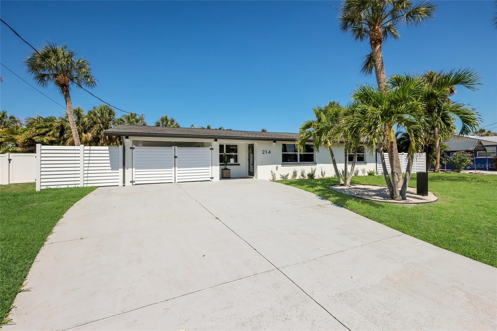 Single Family Residence em HOLMES BEACH, FL - Daniel Dourado