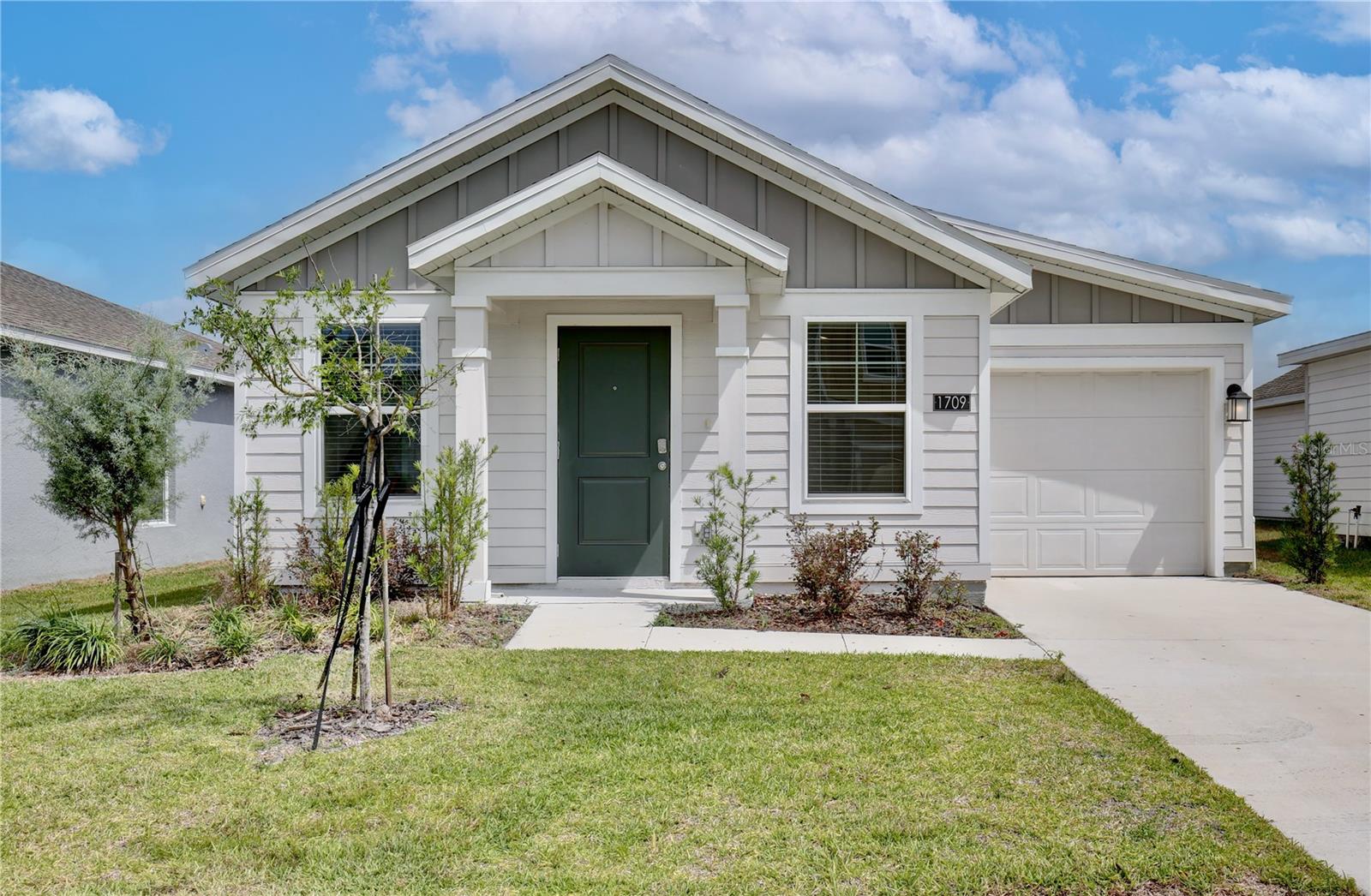 Single Family Residence in WINTER HAVEN, FL - Daniel Dourado