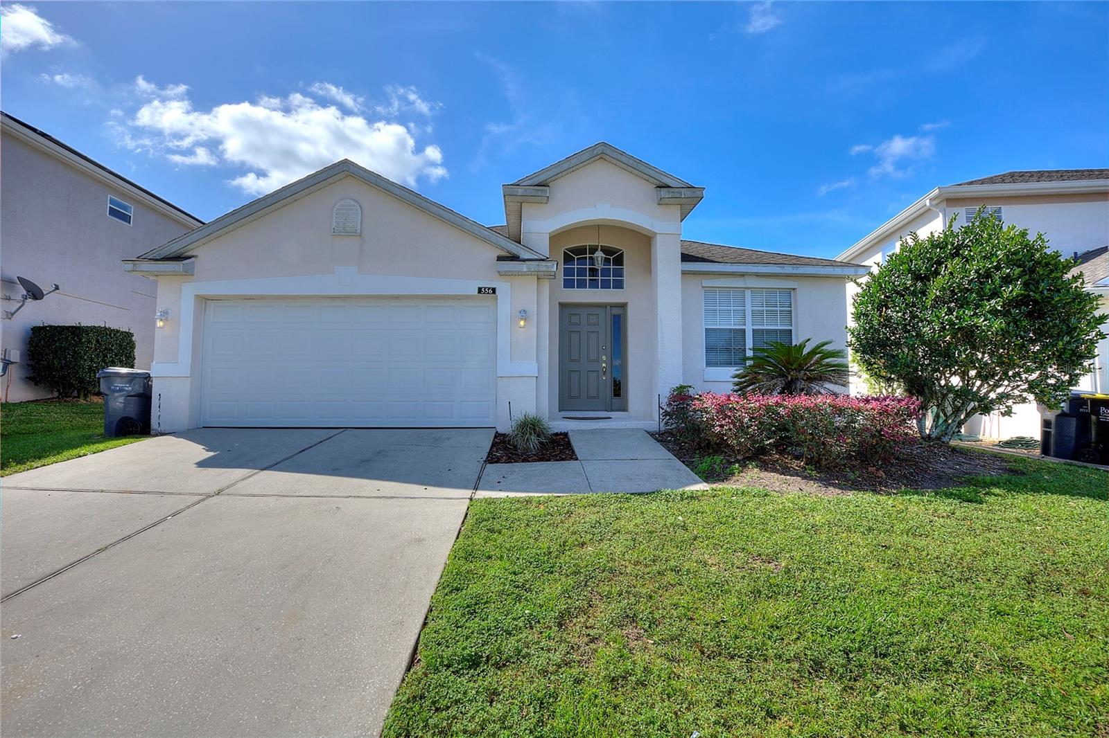 Single Family Residence em DAVENPORT, FL - Daniel Dourado