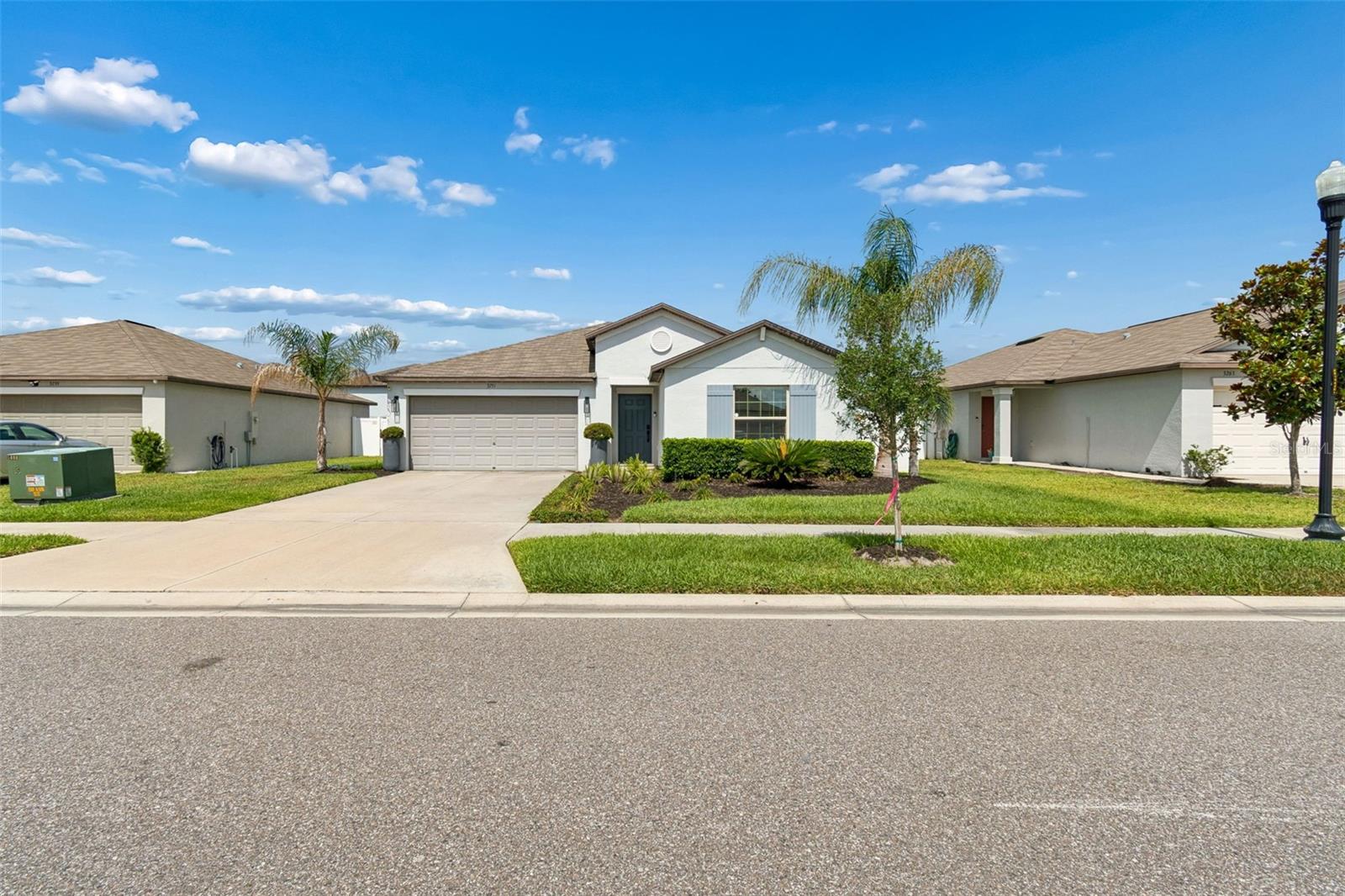 Single Family Residence in ZEPHYRHILLS, FL - Daniel Dourado