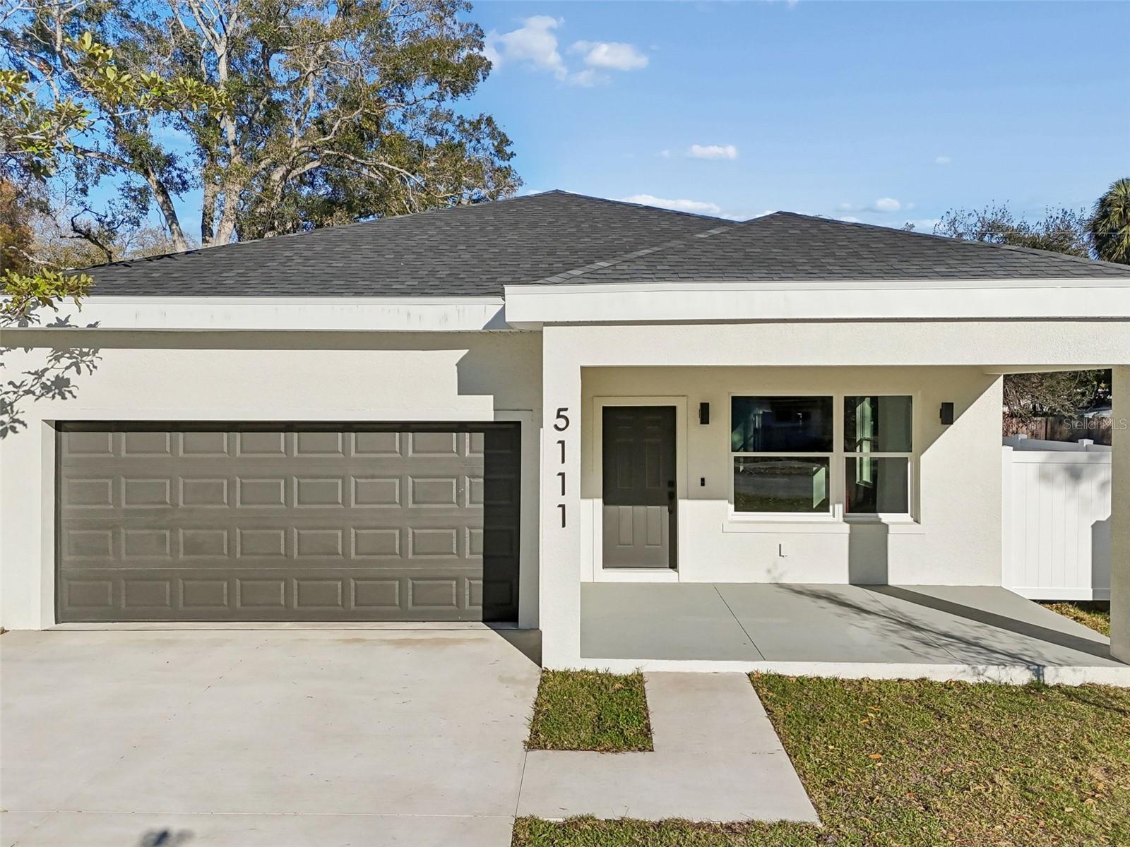 Single Family Residence em ST PETERSBURG, FL - Daniel Dourado