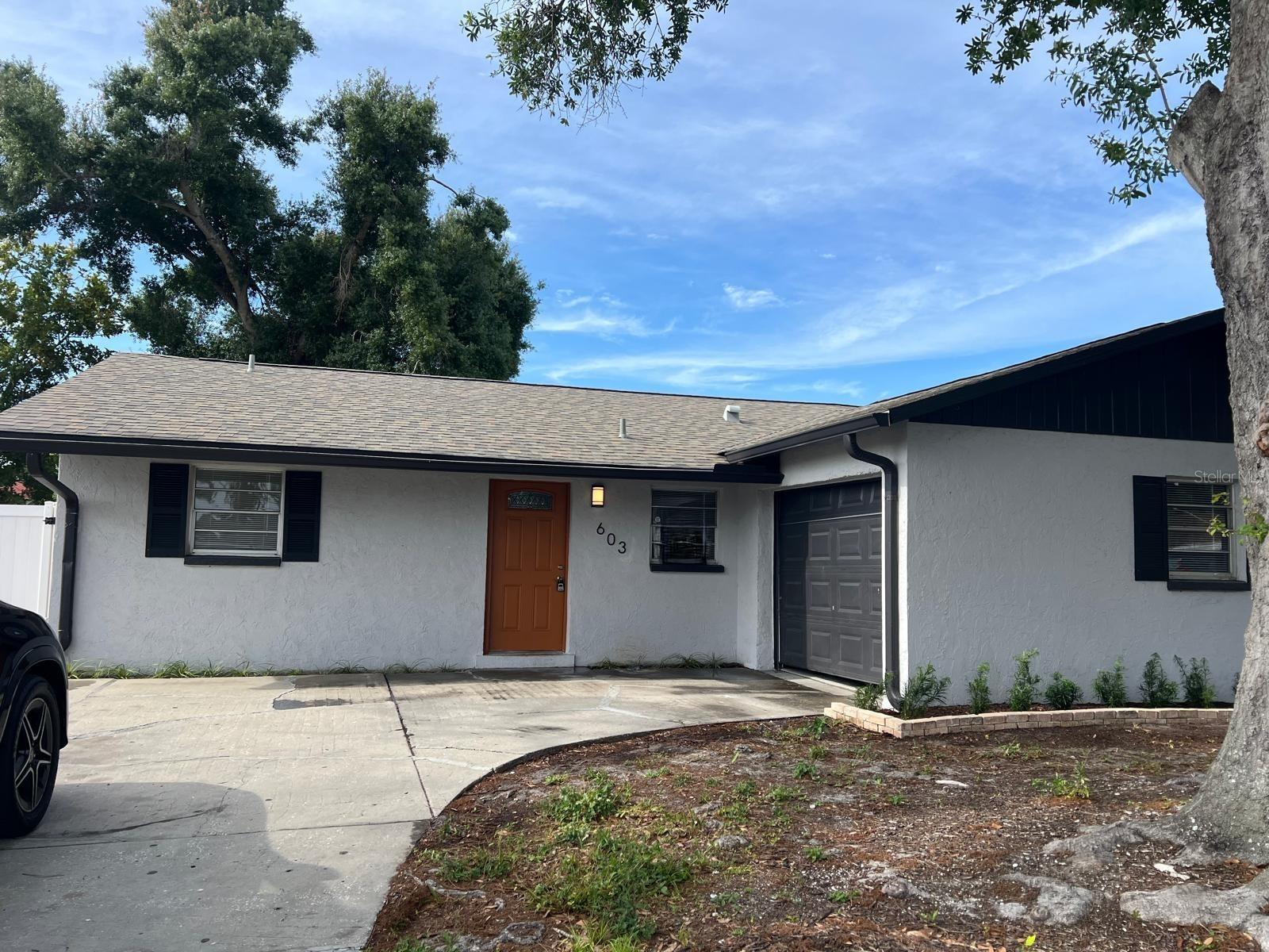 Single Family Residence in BRADENTON, FL - Daniel Dourado