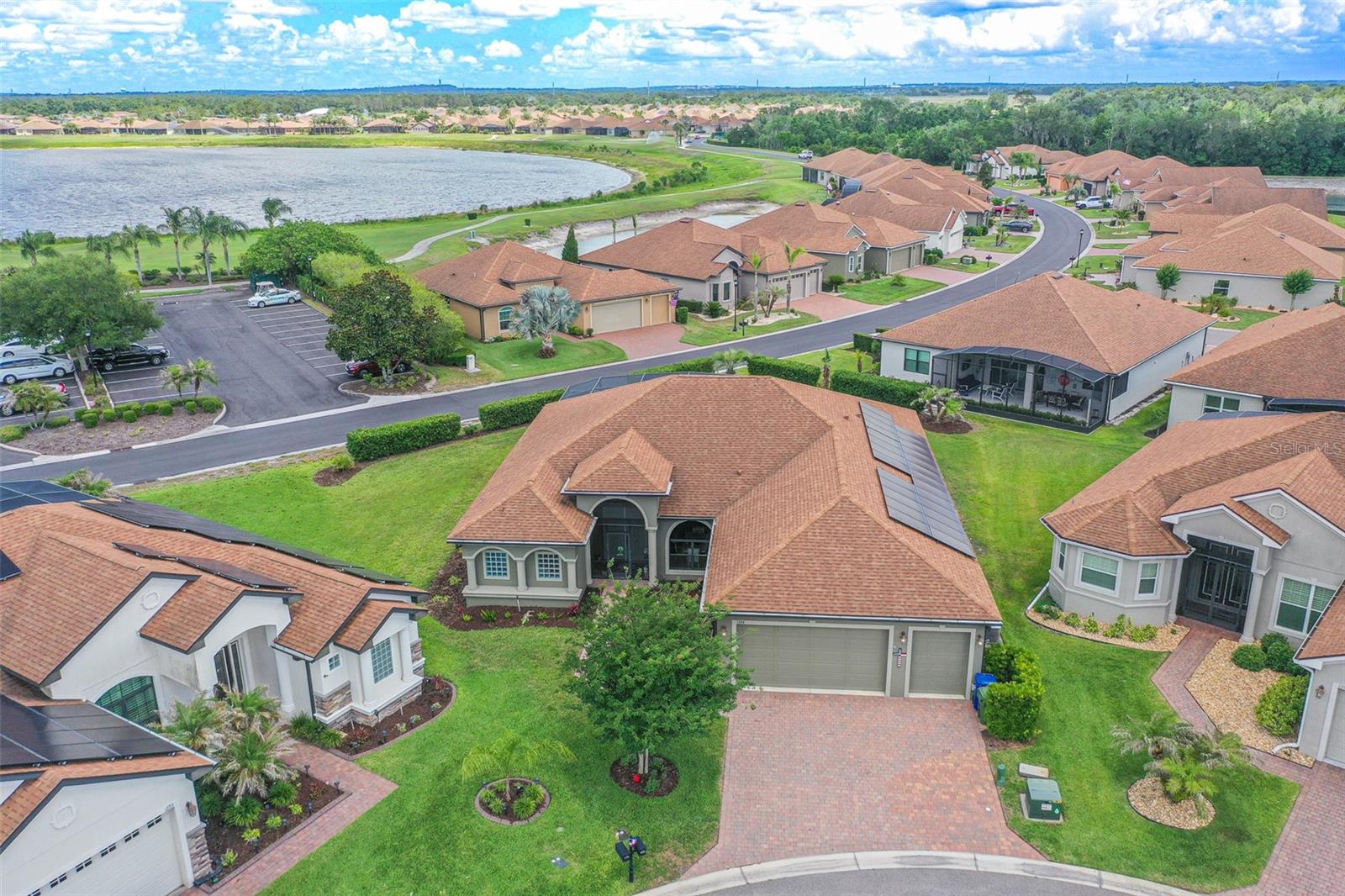 Single Family Residence in WINTER HAVEN, FL - Daniel Dourado