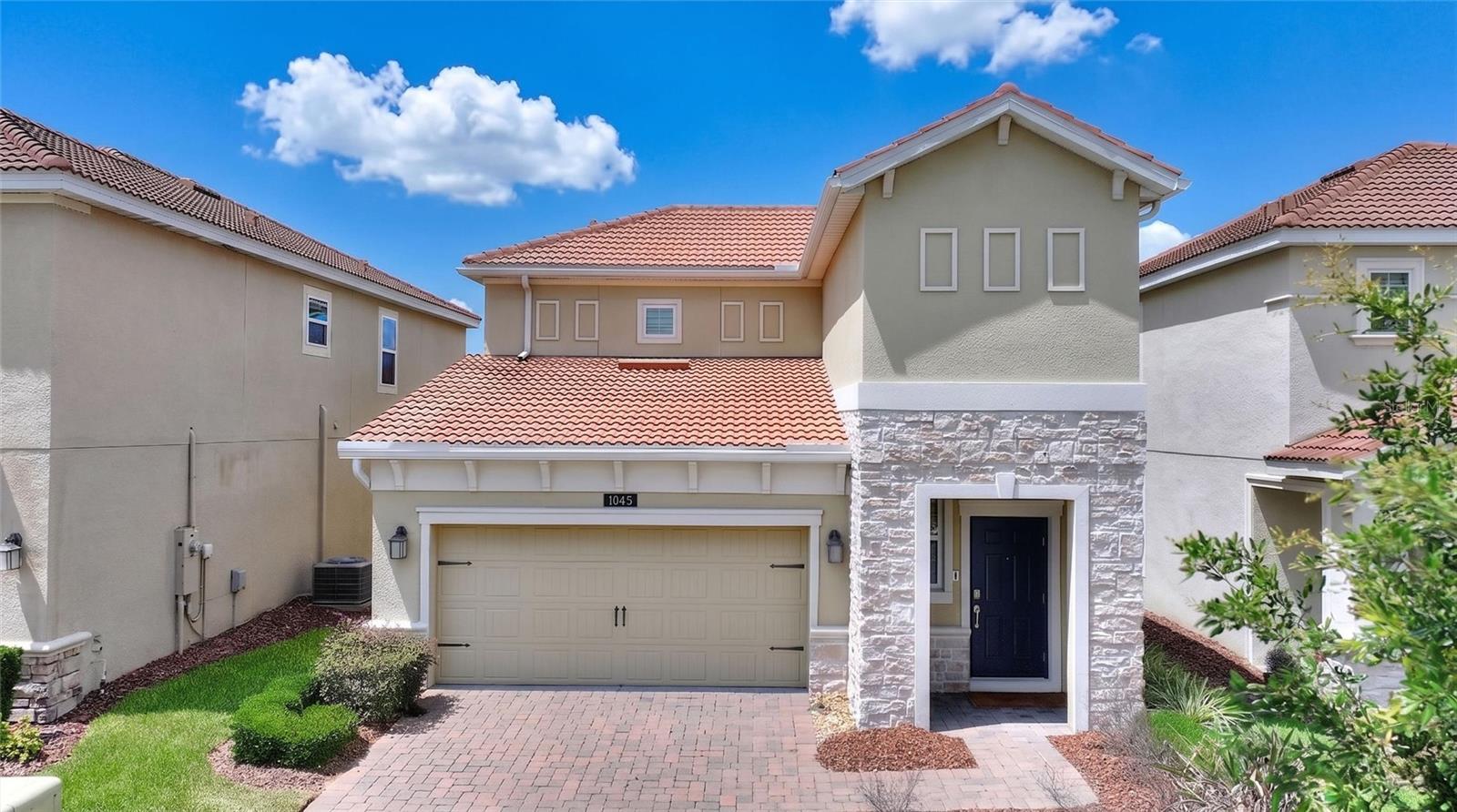 Single Family Residence em DAVENPORT, FL - Daniel Dourado