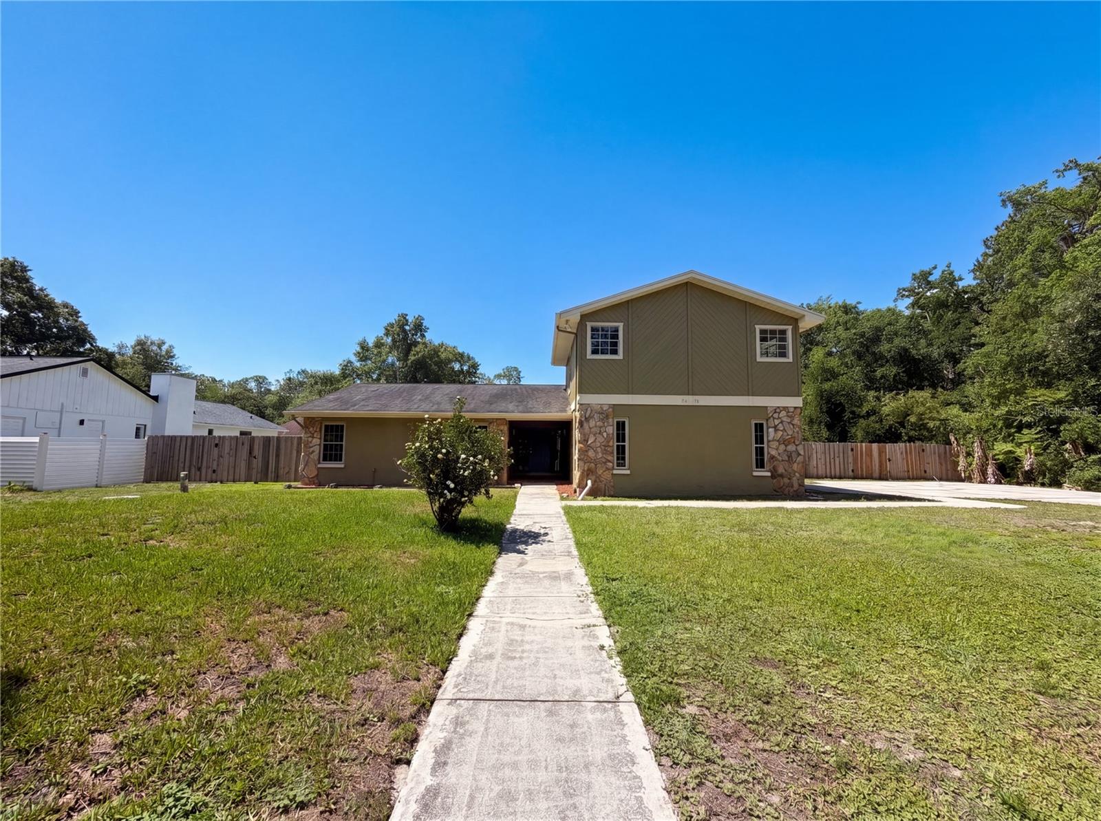 Single Family Residence em LUTZ, FL - Daniel Dourado
