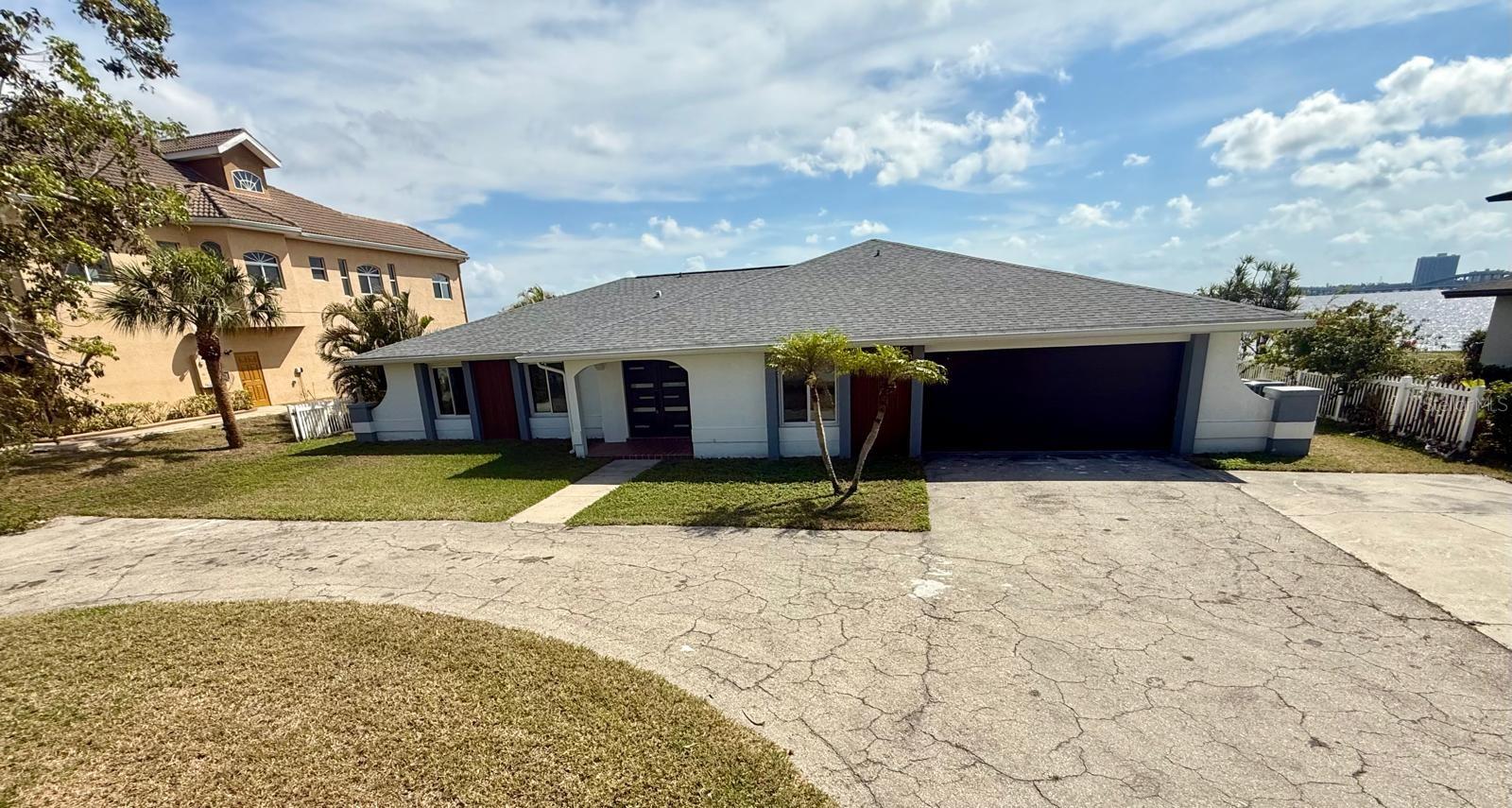 Single Family Residence em NORTH FORT MYERS, FL - Daniel Dourado