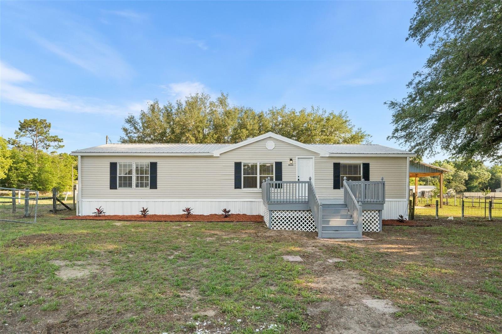 Manufactured Home in BRONSON, FL - Daniel Dourado