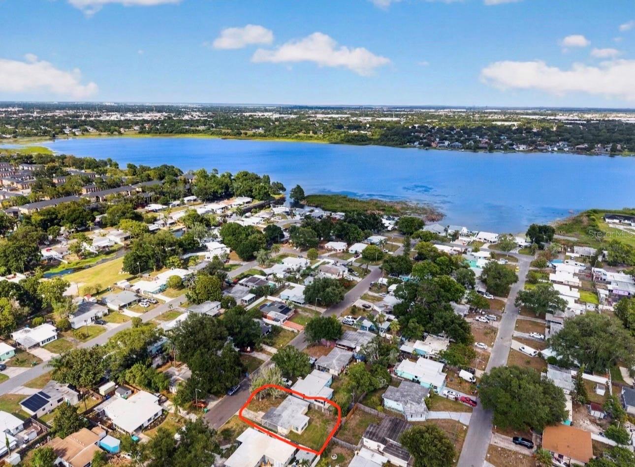 Single Family Residence in LARGO, FL - Daniel Dourado