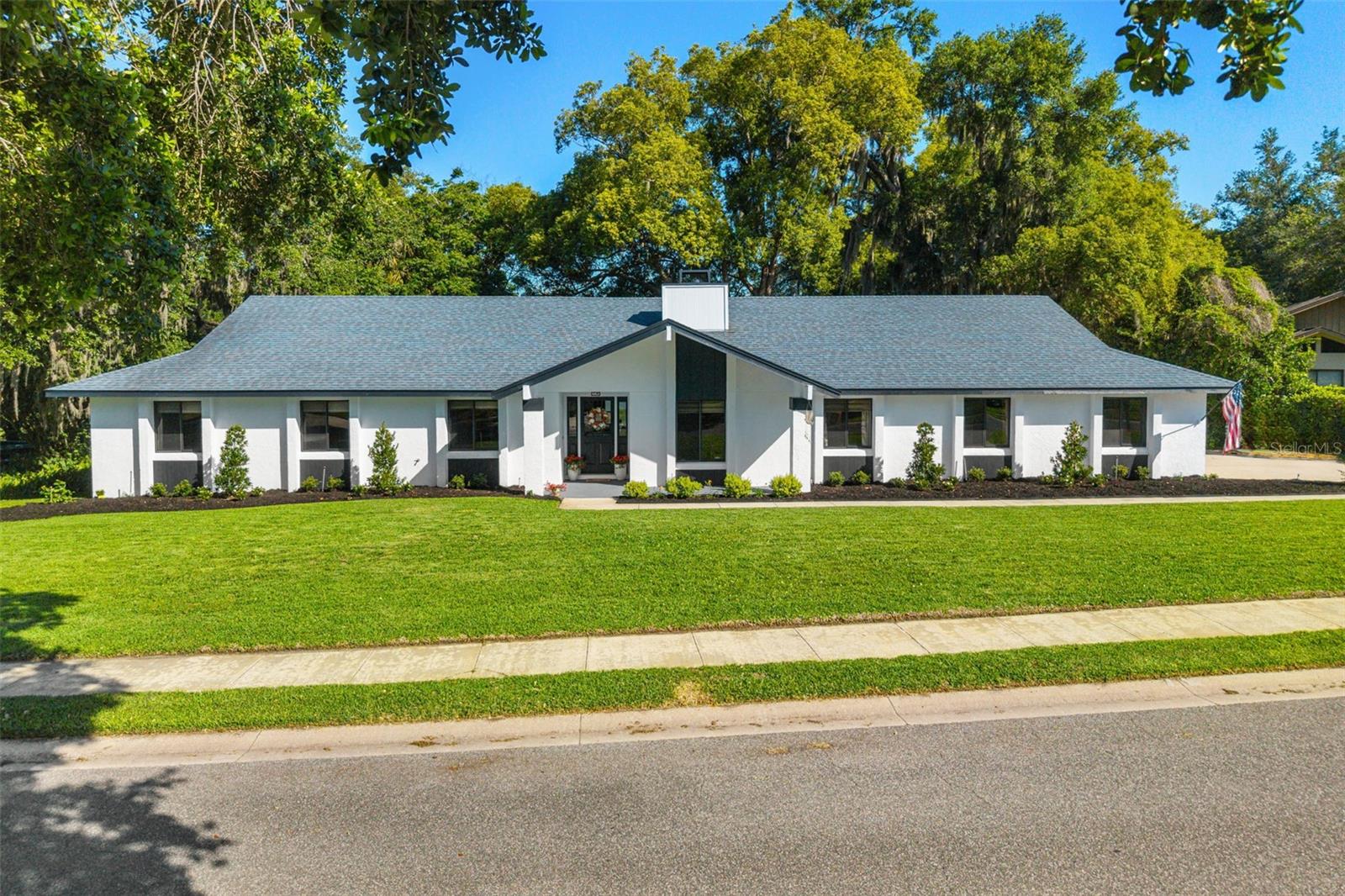 Single Family Residence in MAITLAND, FL - Daniel Dourado