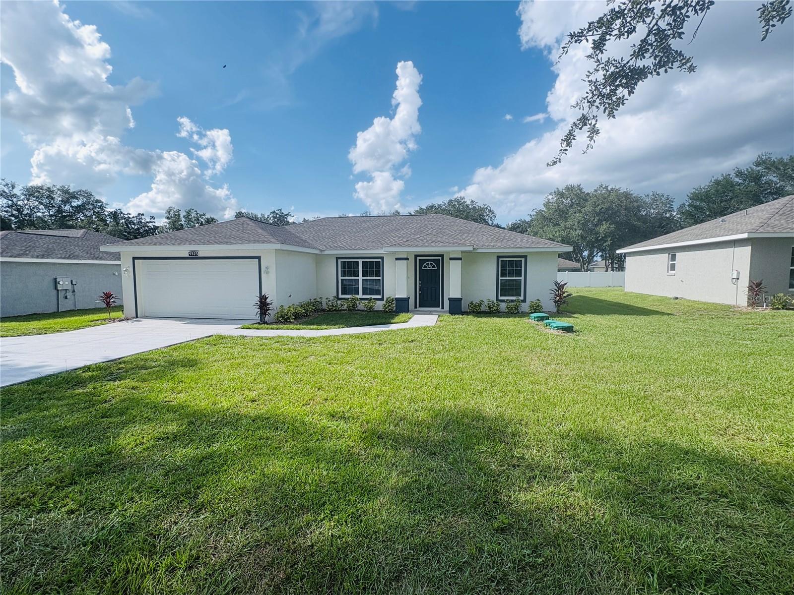 Single Family Residence in SUMMERFIELD, FL - Daniel Dourado