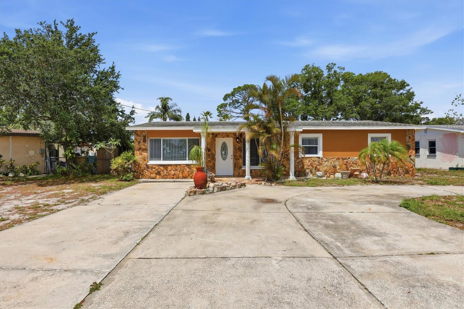Single Family Residence em TARPON SPRINGS, FL - Daniel Dourado