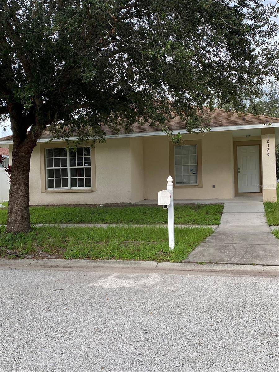 Single Family Residence in RIVERVIEW, FL - Daniel Dourado