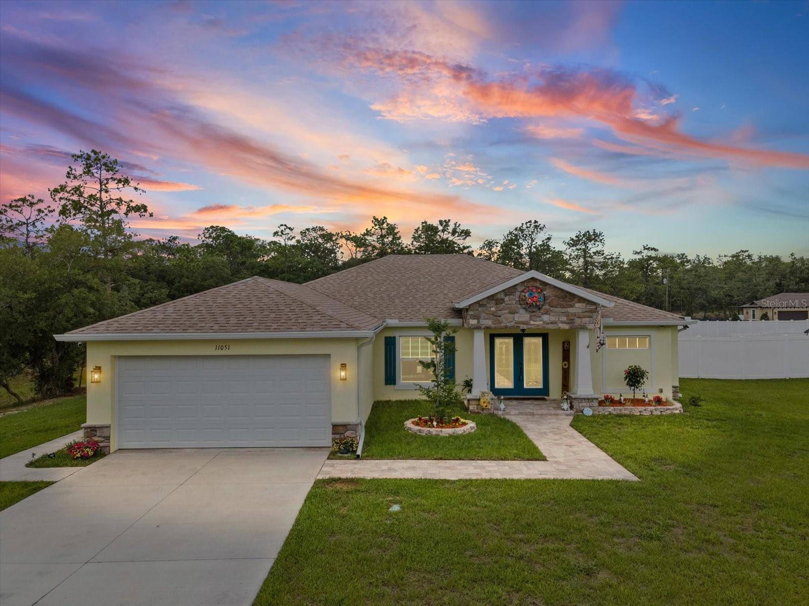Single Family Residence em WEEKI WACHEE, FL - Daniel Dourado