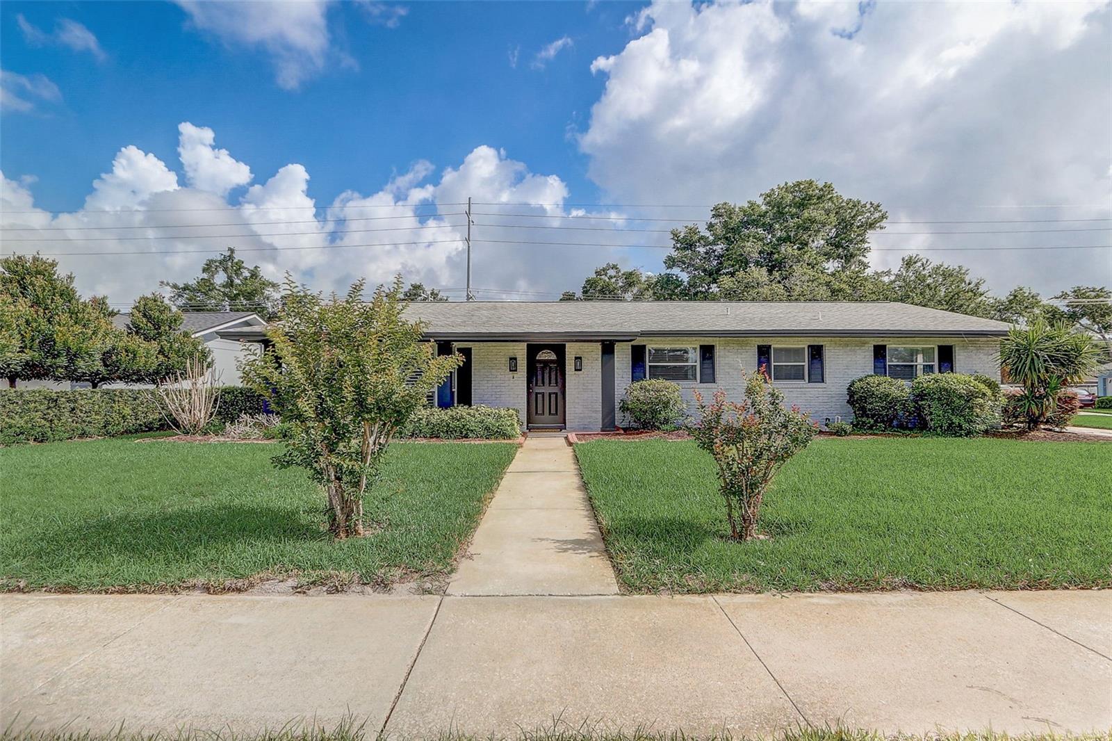 Single Family Residence em ALTAMONTE SPRINGS, FL - Daniel Dourado