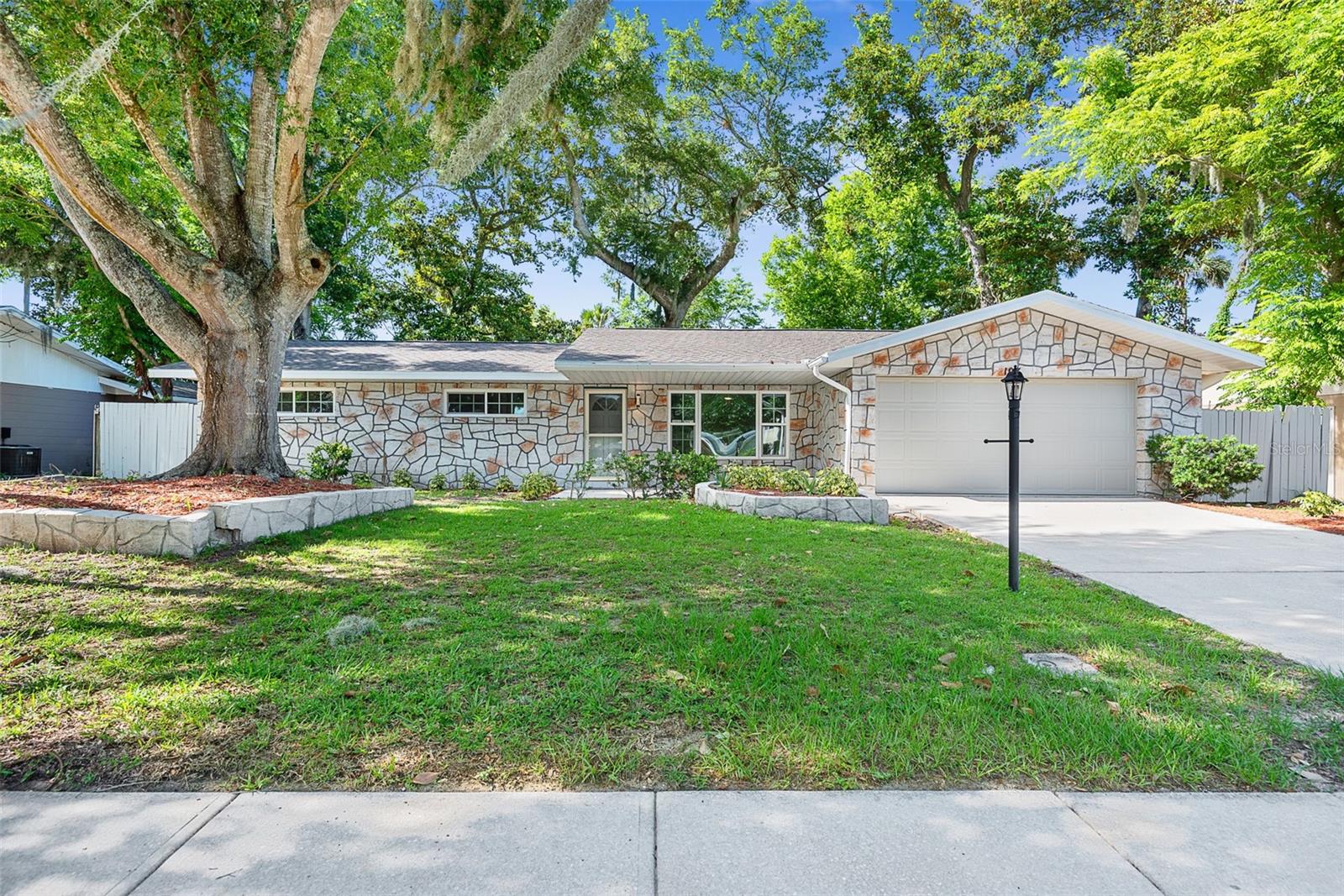Single Family Residence em PORT ORANGE, FL - Daniel Dourado
