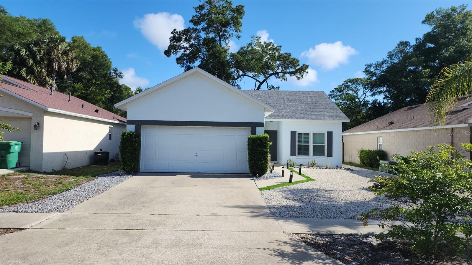 Single Family Residence in DELAND, FL - Daniel Dourado