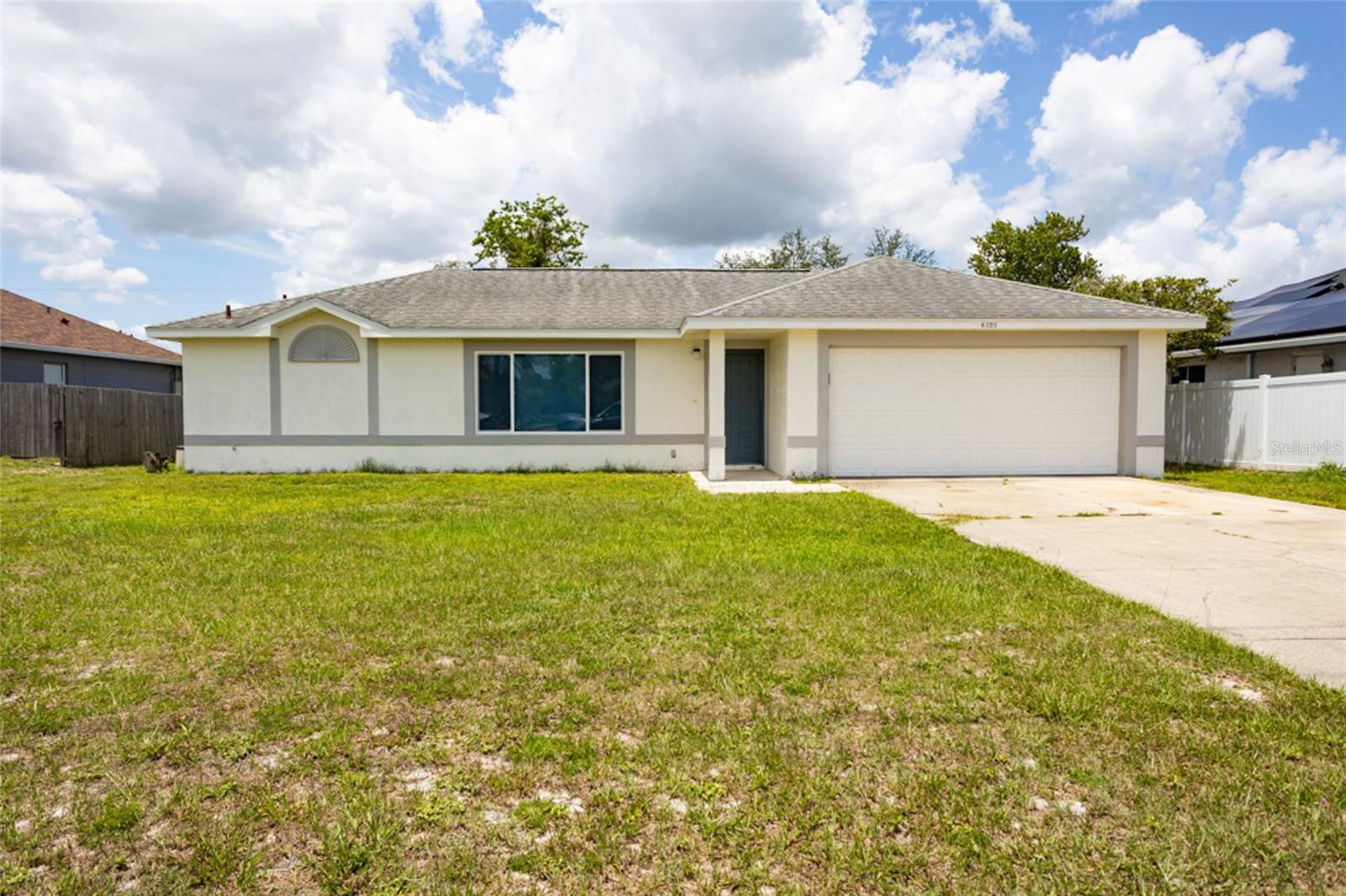 Single Family Residence in DELTONA, FL - Daniel Dourado