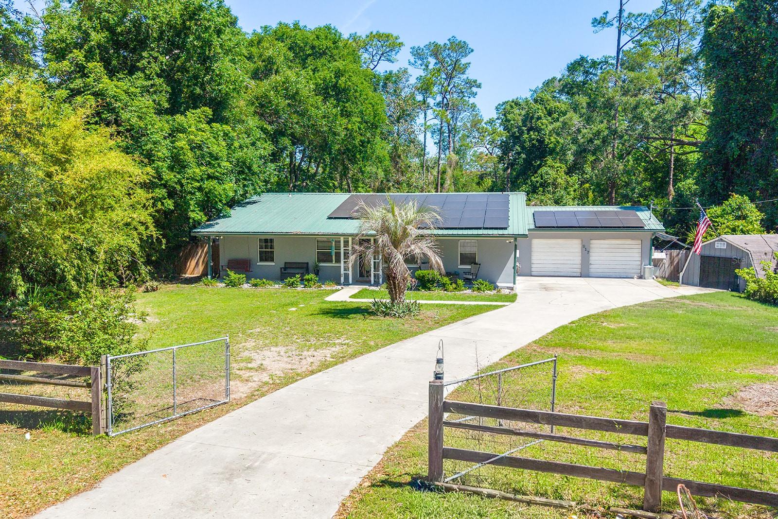 Single Family Residence in TRENTON, FL - Daniel Dourado