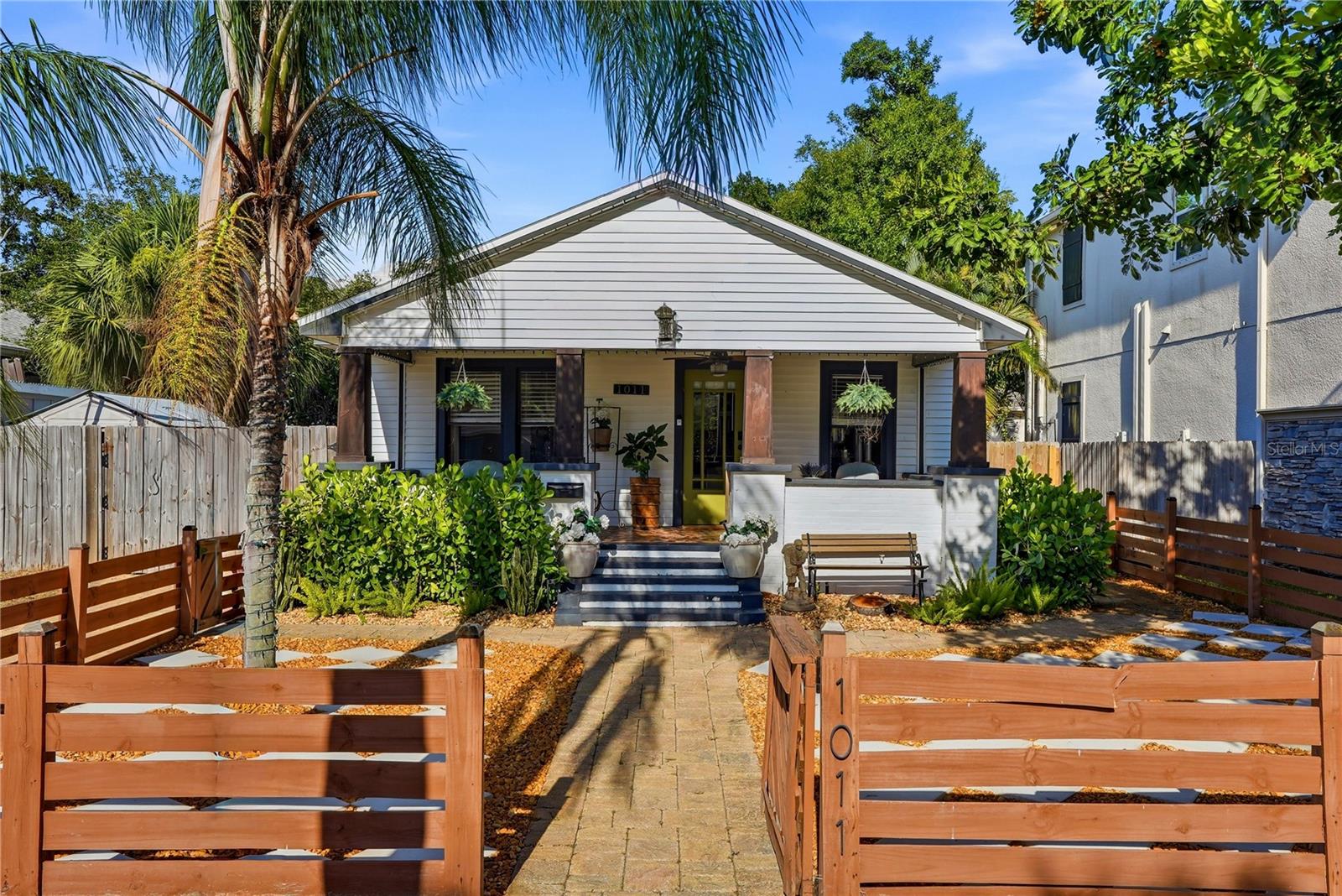 Single Family Residence em ST PETERSBURG, FL - Daniel Dourado