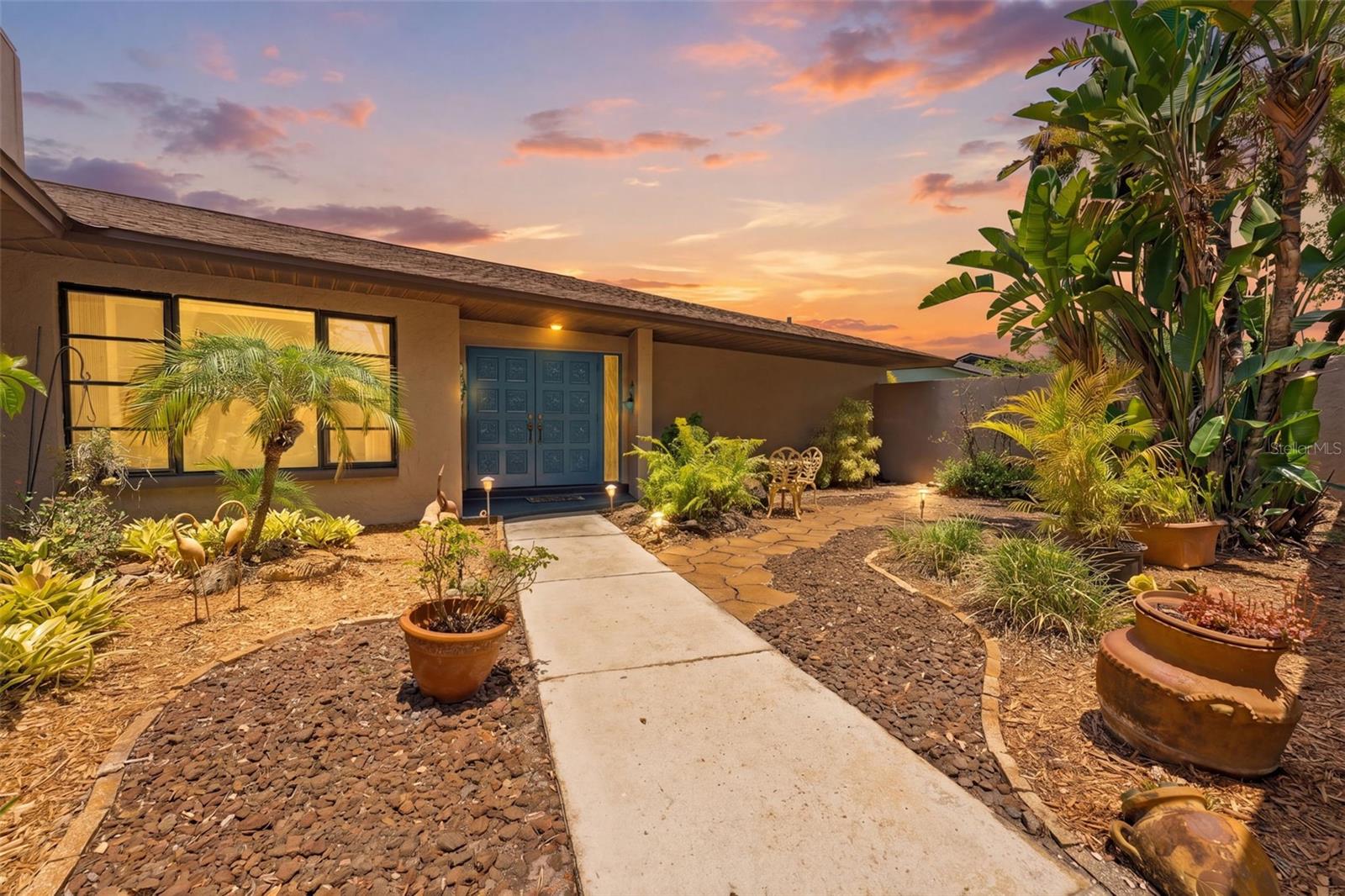 Single Family Residence in SAFETY HARBOR, FL - Daniel Dourado