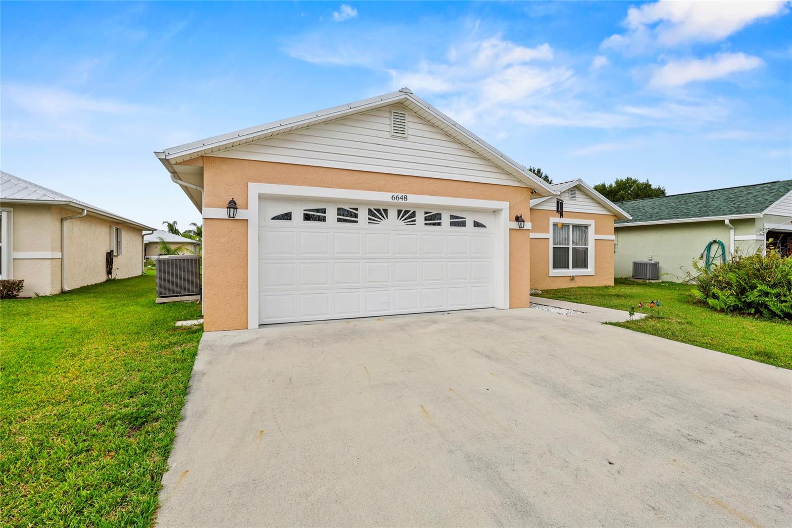 Single Family Residence in FORT PIERCE, FL - Daniel Dourado
