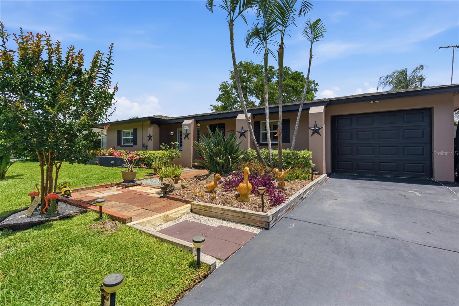 Single Family Residence em DUNEDIN, FL - Daniel Dourado