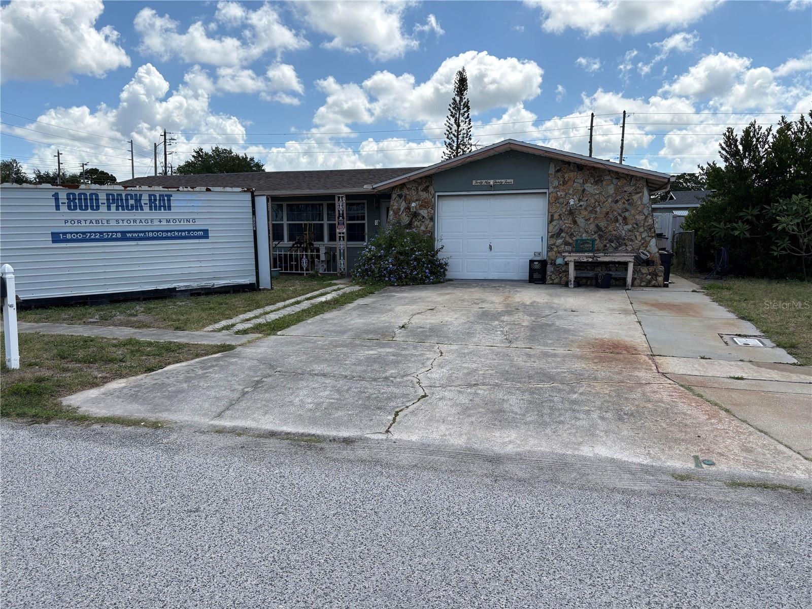 Single Family Residence em NEW PORT RICHEY, FL - Daniel Dourado
